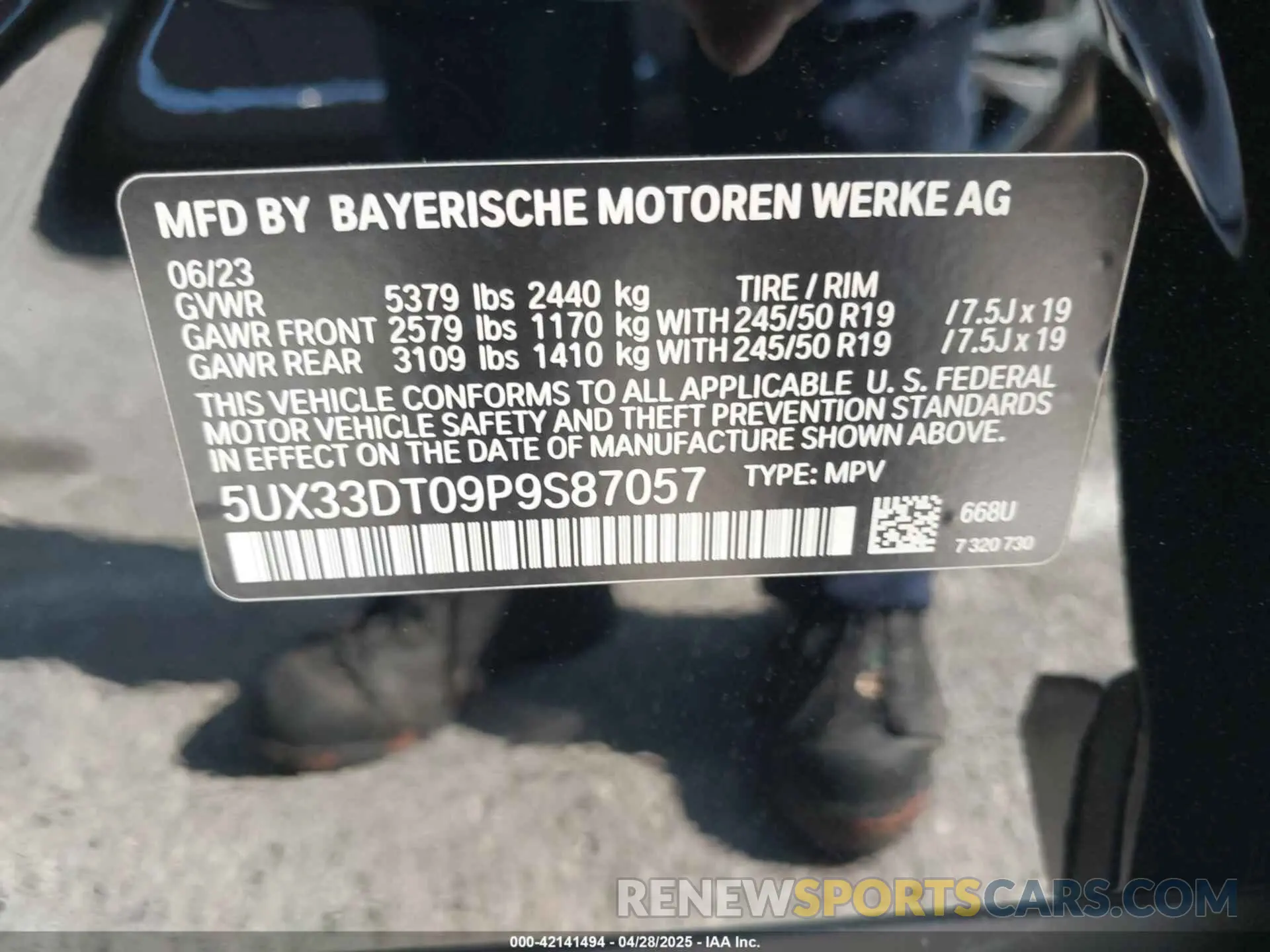 9 Photograph of a damaged car 5UX33DT09P9S87057 BMW X4 2023