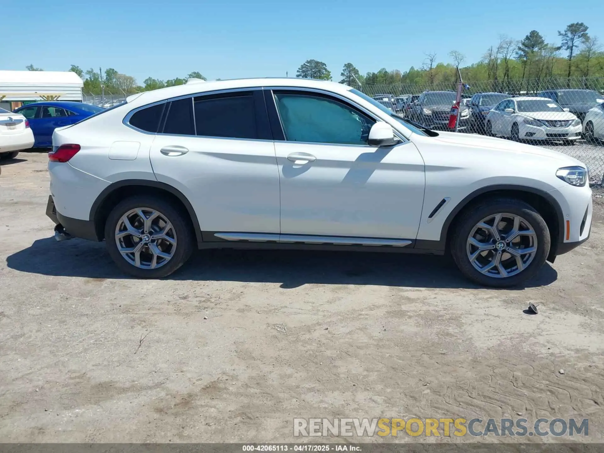 13 Photograph of a damaged car 5UX33DT0XP9R92675 BMW X4 2023