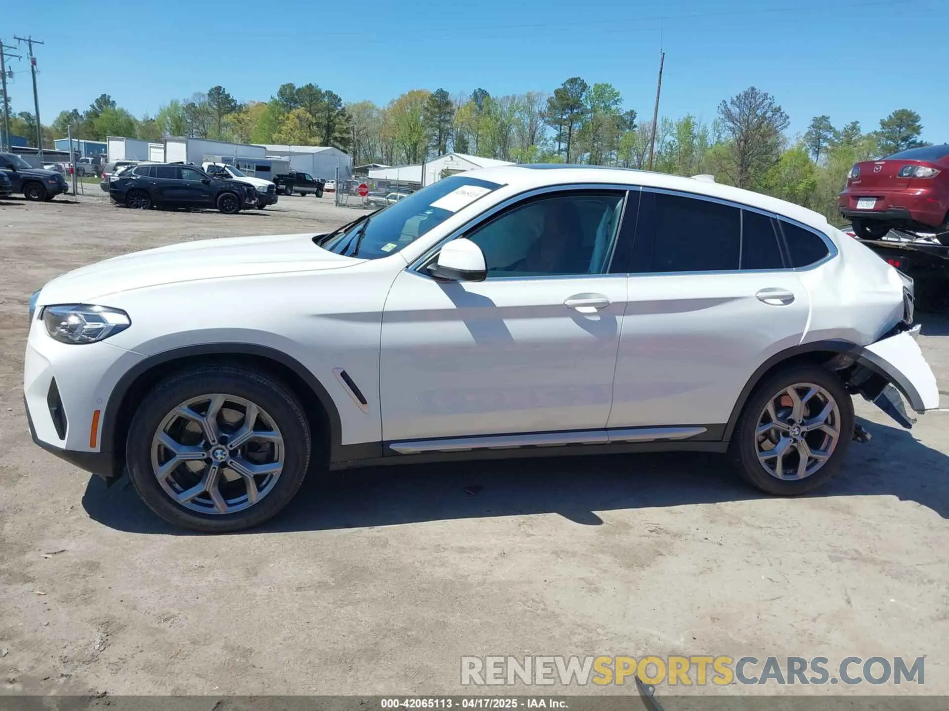14 Photograph of a damaged car 5UX33DT0XP9R92675 BMW X4 2023