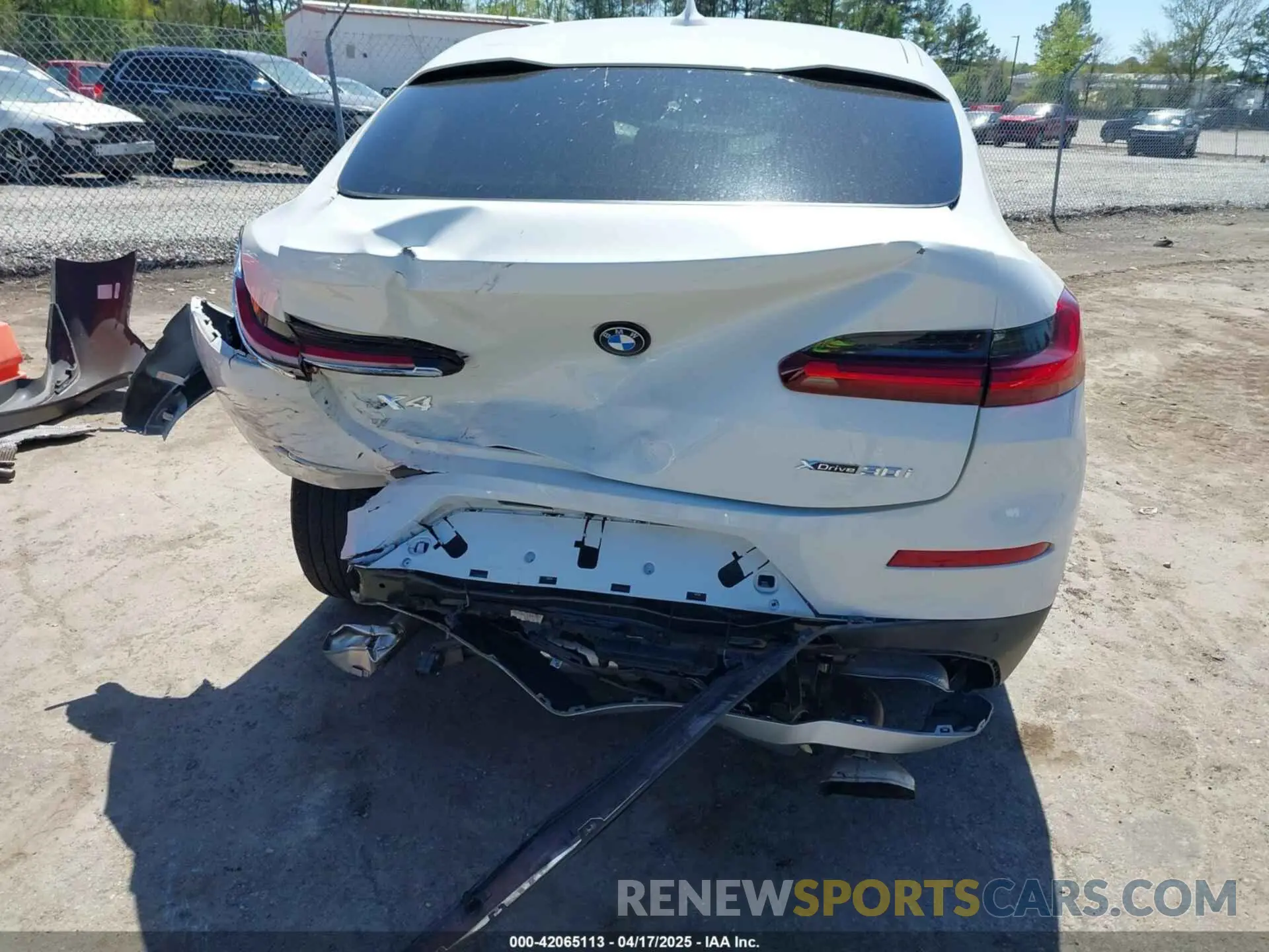 16 Photograph of a damaged car 5UX33DT0XP9R92675 BMW X4 2023