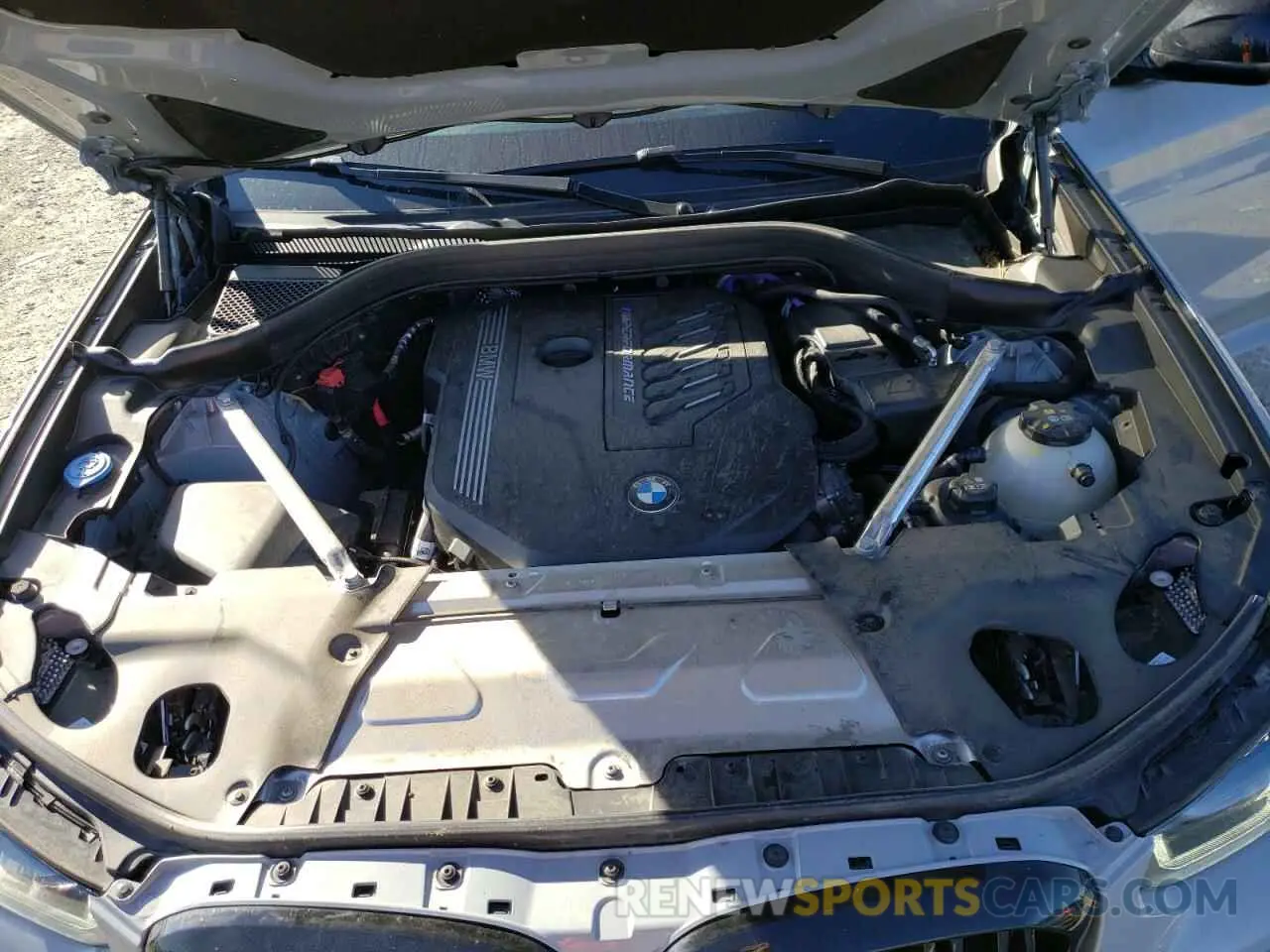 12 Photograph of a damaged car 5UX43DT00P9R86047 BMW X4 2023