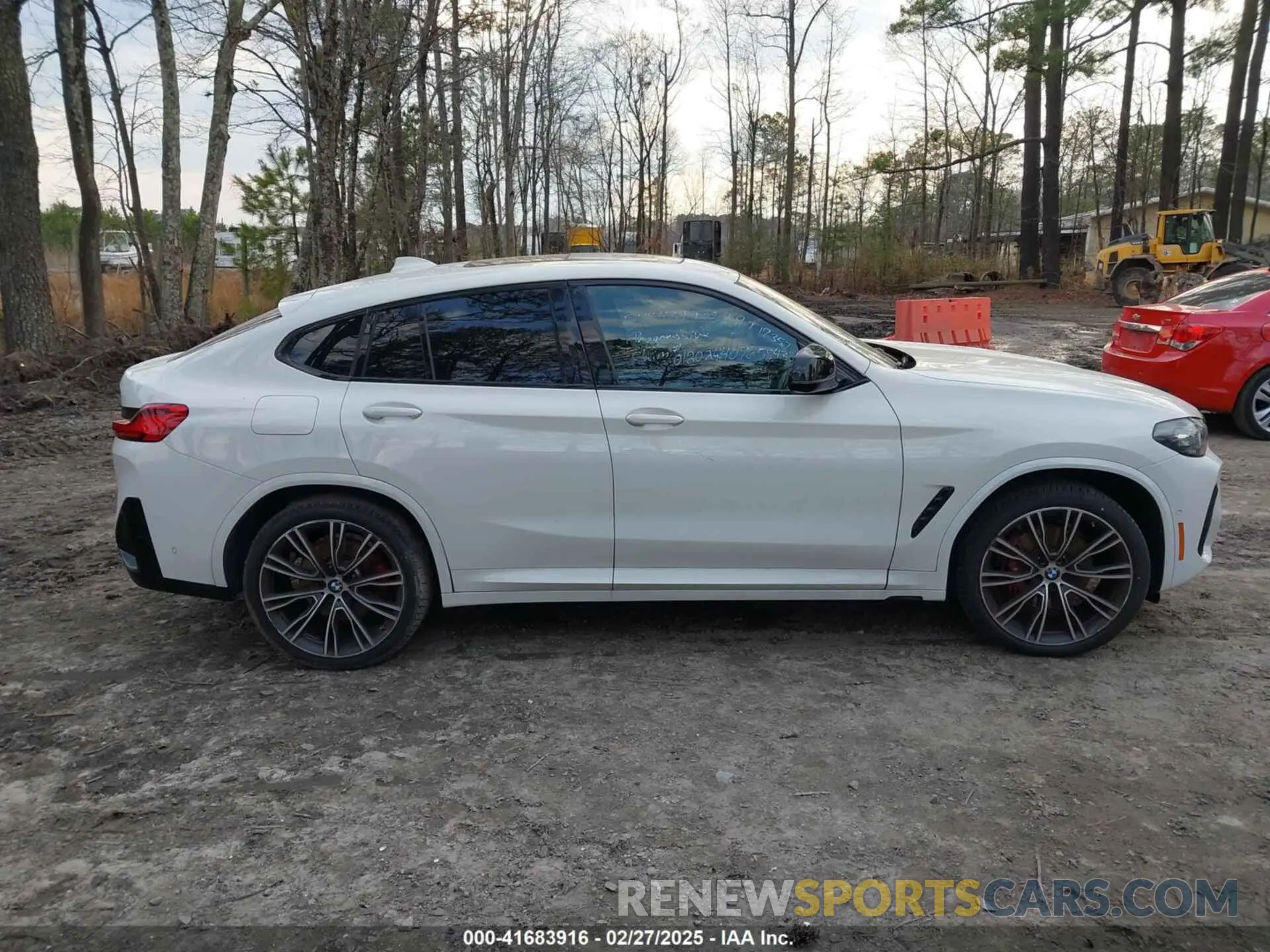 12 Photograph of a damaged car 5UX43DT02P9T17357 BMW X4 2023