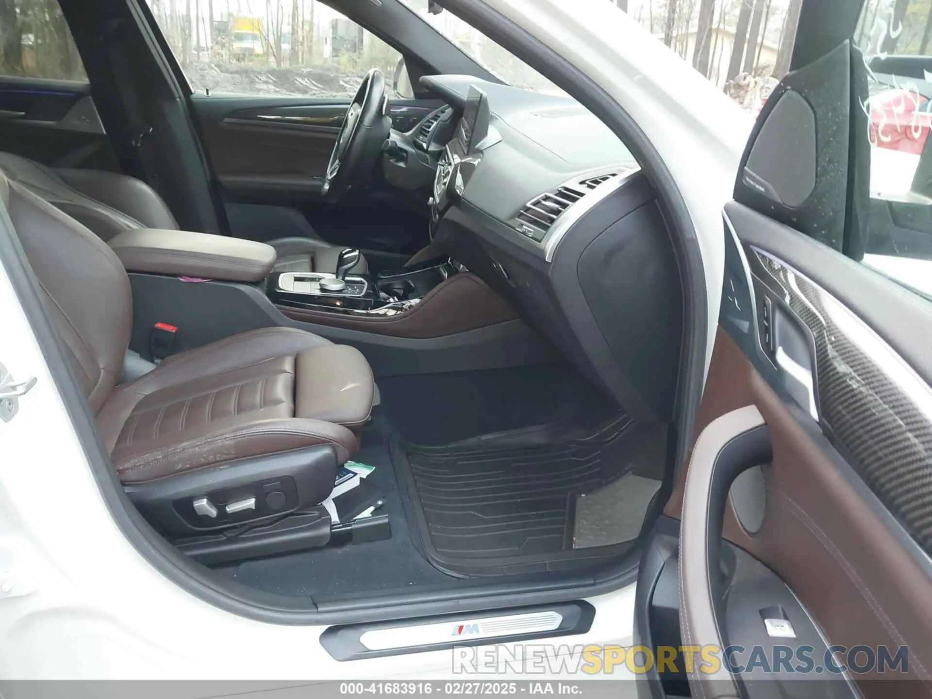 5 Photograph of a damaged car 5UX43DT02P9T17357 BMW X4 2023