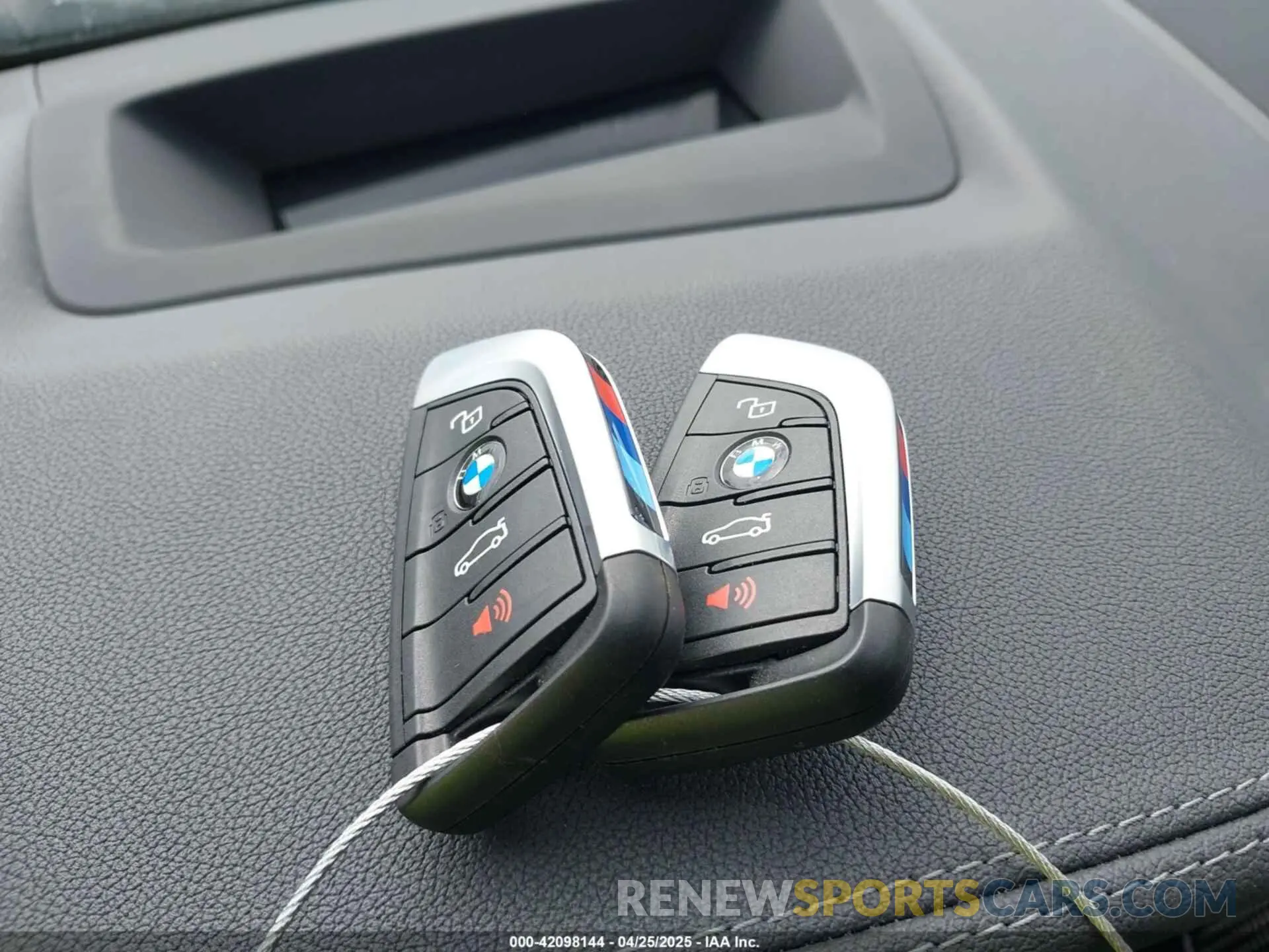 11 Photograph of a damaged car 5UX43DT03P9P97845 BMW X4 2023