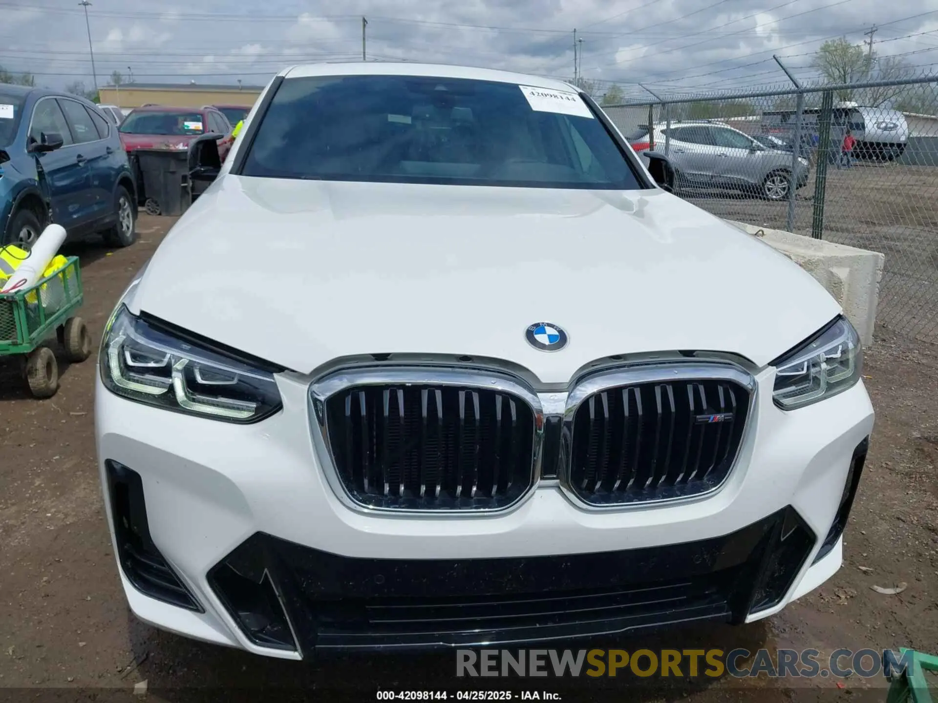 12 Photograph of a damaged car 5UX43DT03P9P97845 BMW X4 2023