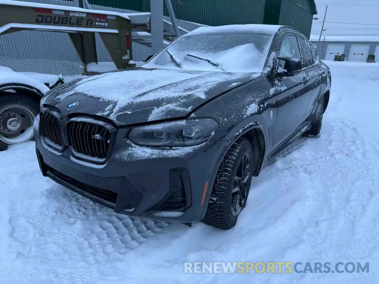 1 Photograph of a damaged car 5UX43DT03P9S61199 BMW X4 2023