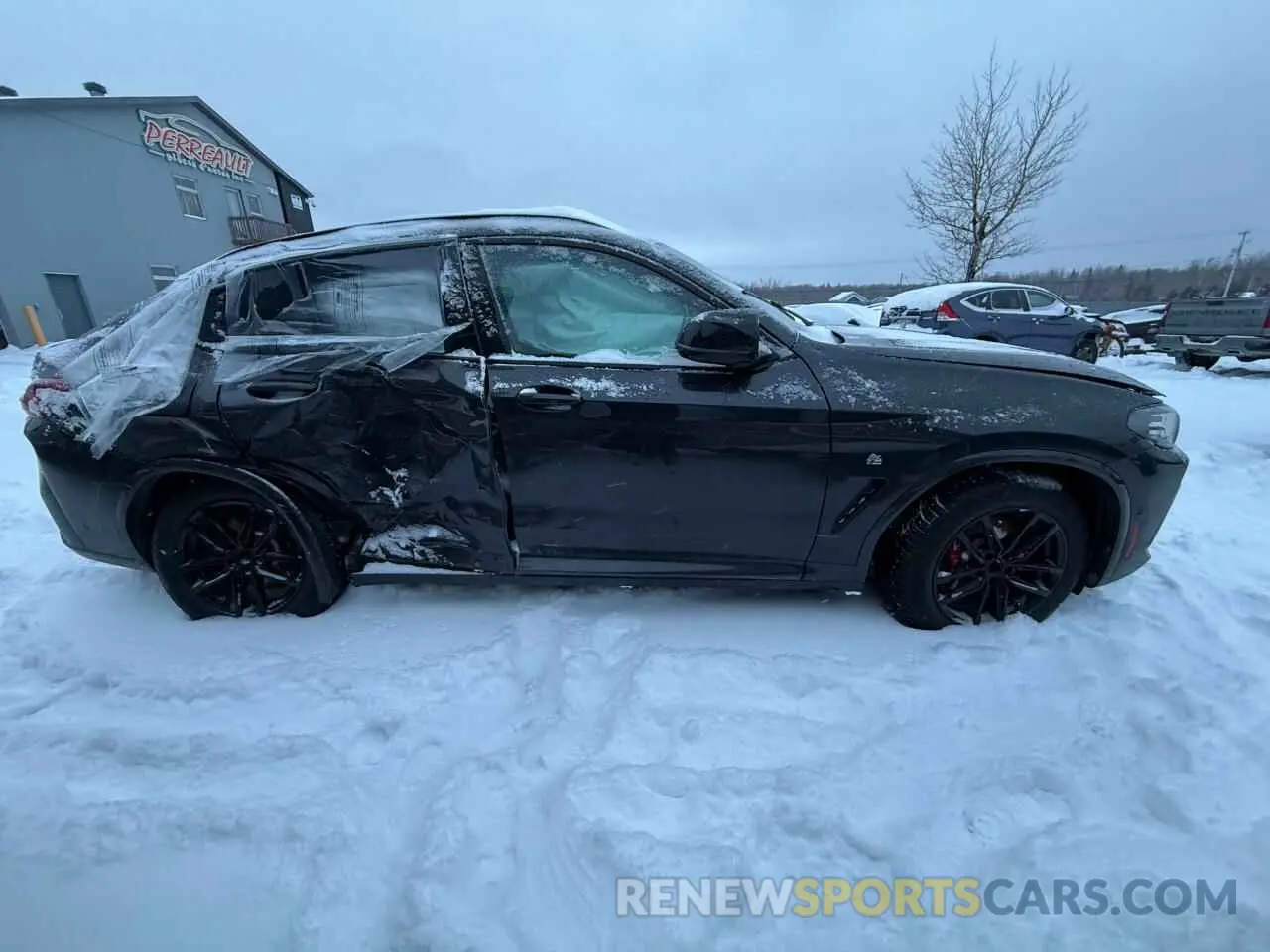 11 Photograph of a damaged car 5UX43DT03P9S61199 BMW X4 2023
