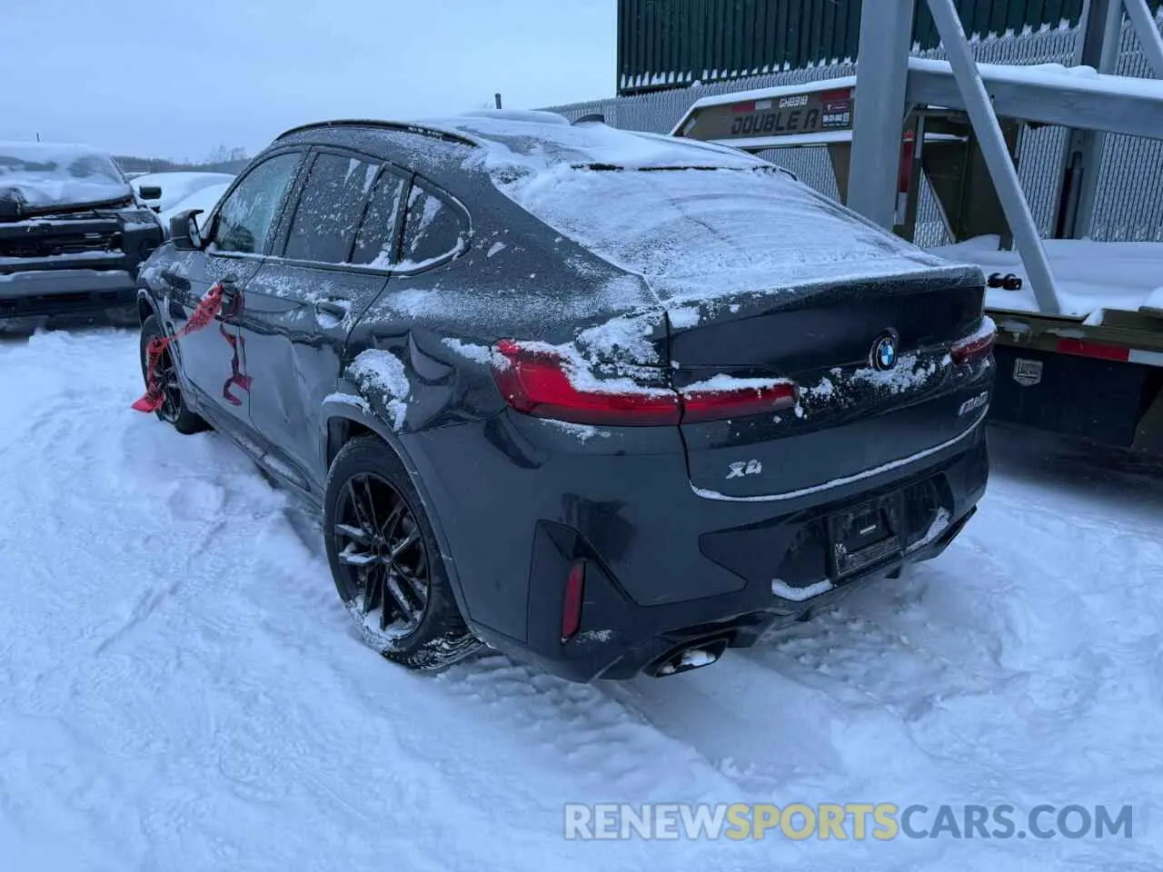 2 Photograph of a damaged car 5UX43DT03P9S61199 BMW X4 2023