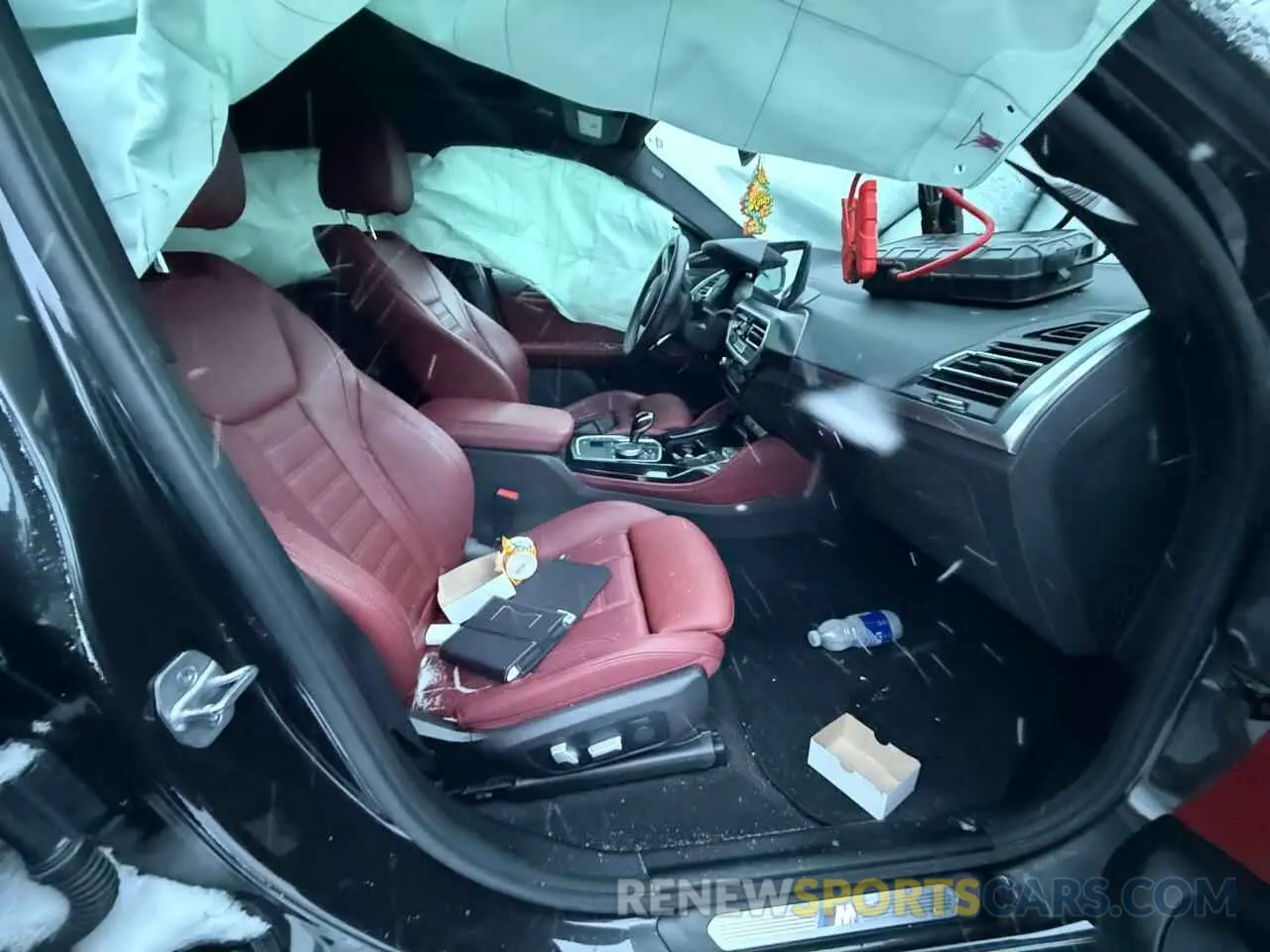 8 Photograph of a damaged car 5UX43DT03P9S61199 BMW X4 2023