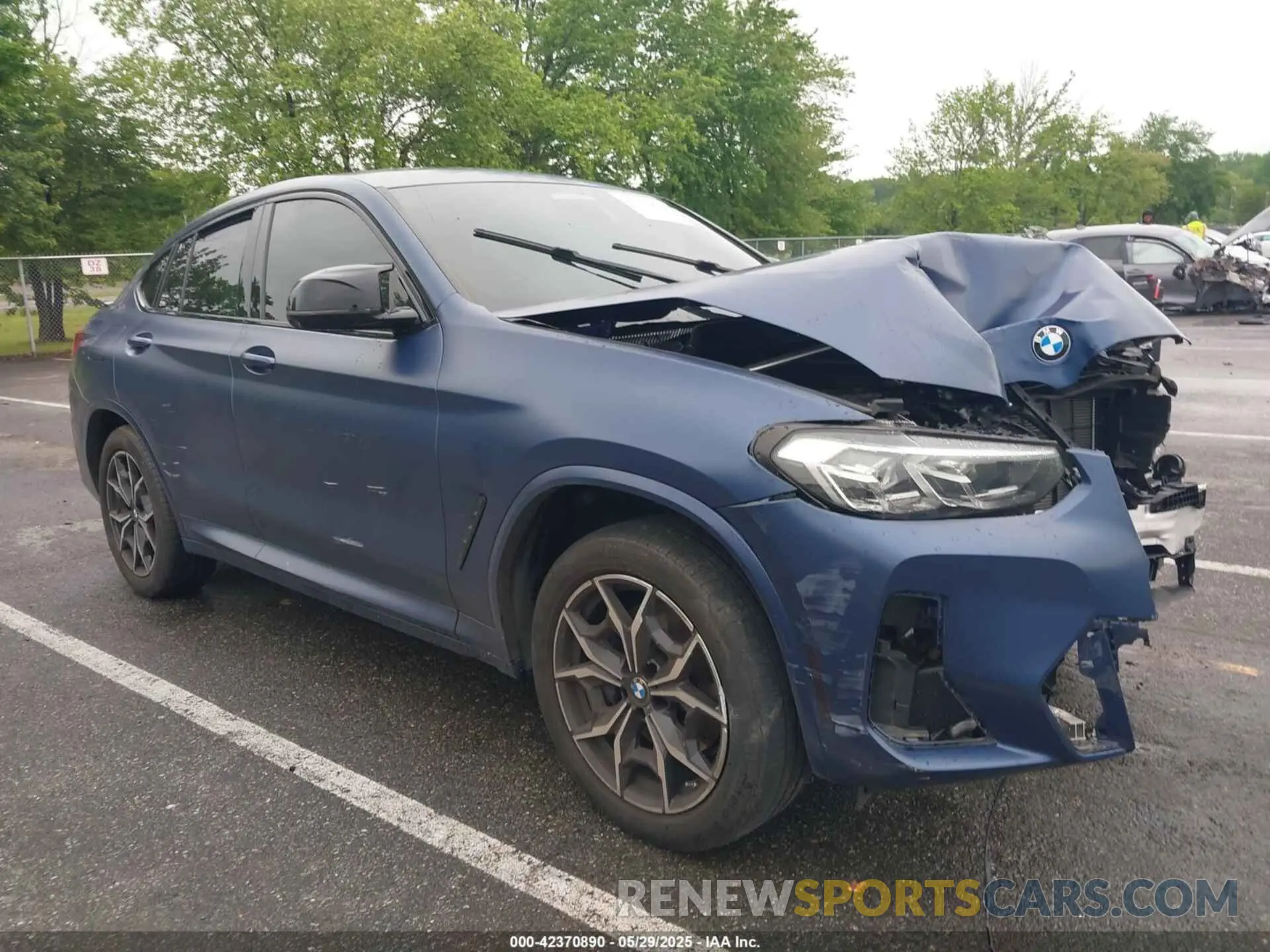 1 Photograph of a damaged car 5UX43DT04P9P31854 BMW X4 2023