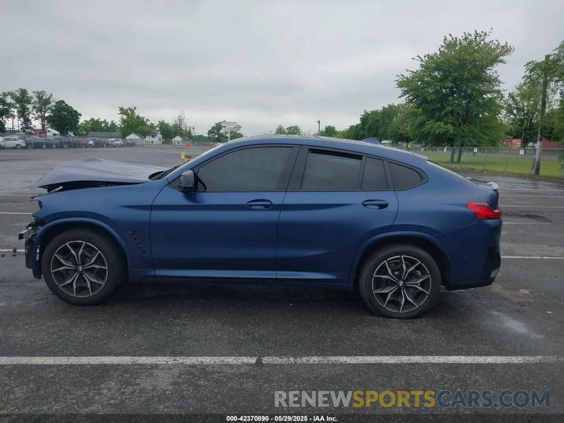 15 Photograph of a damaged car 5UX43DT04P9P31854 BMW X4 2023