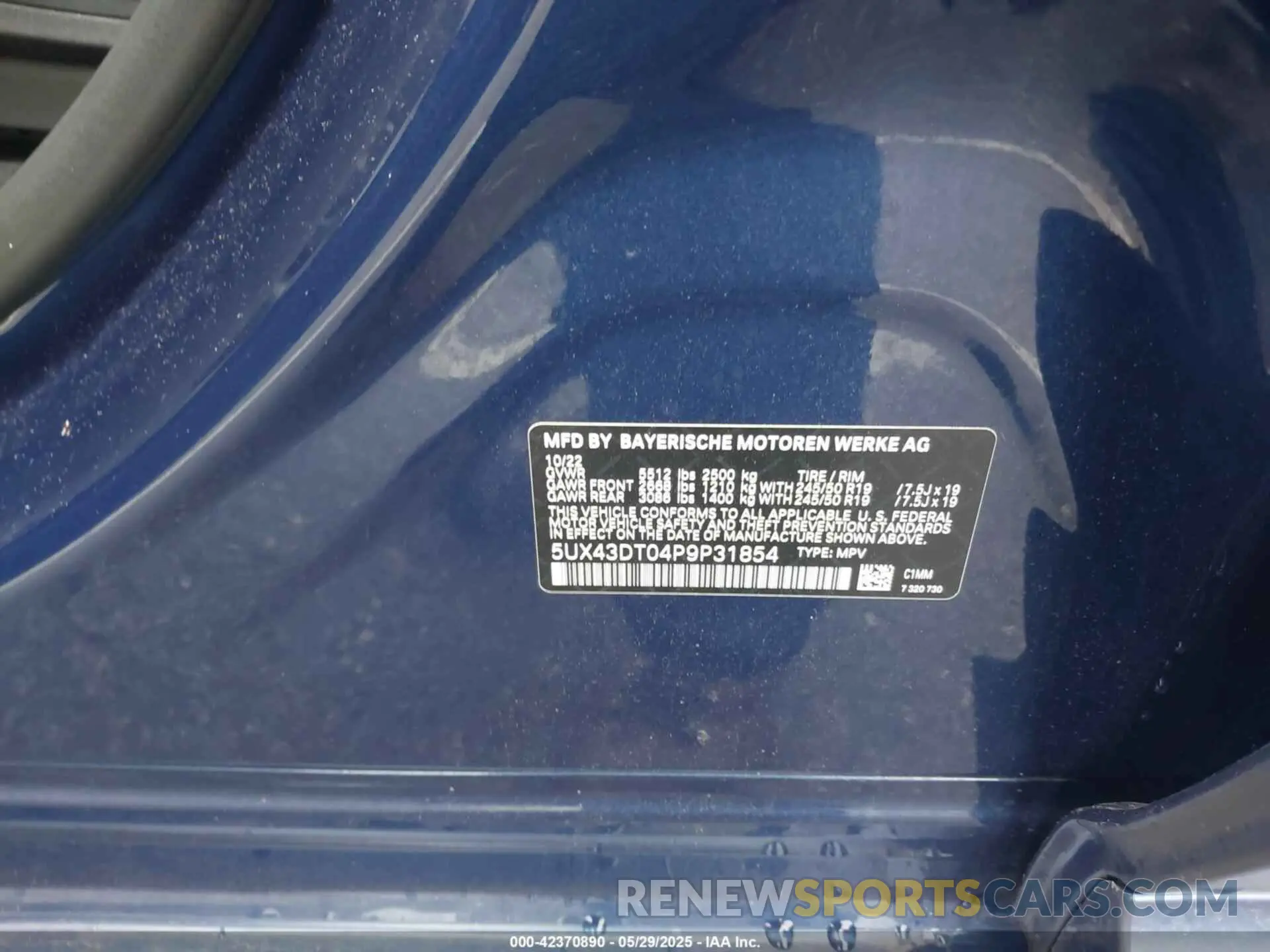 9 Photograph of a damaged car 5UX43DT04P9P31854 BMW X4 2023