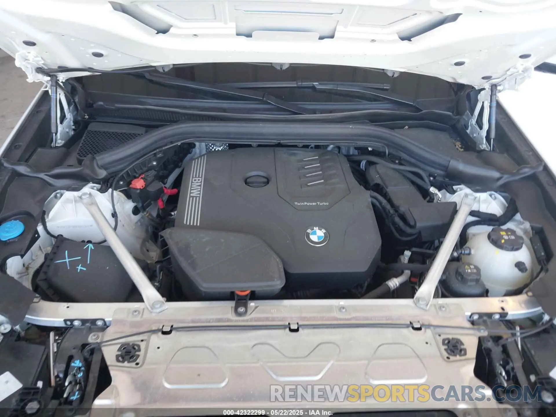 10 Photograph of a damaged car 5UX33DT00R9U63349 BMW X4 2024
