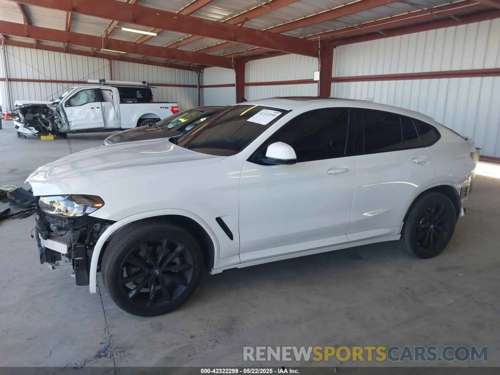 15 Photograph of a damaged car 5UX33DT00R9U63349 BMW X4 2024