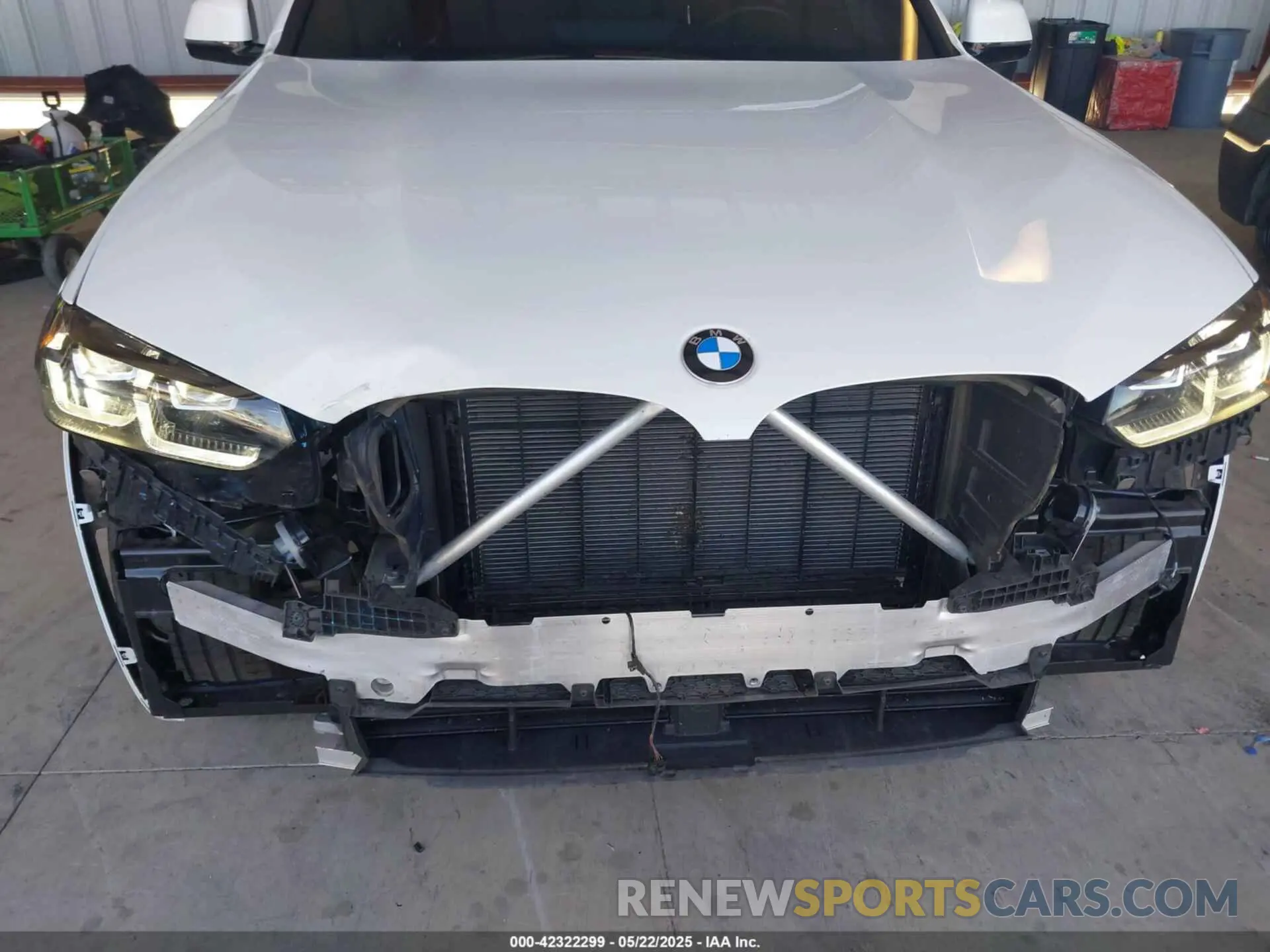 6 Photograph of a damaged car 5UX33DT00R9U63349 BMW X4 2024