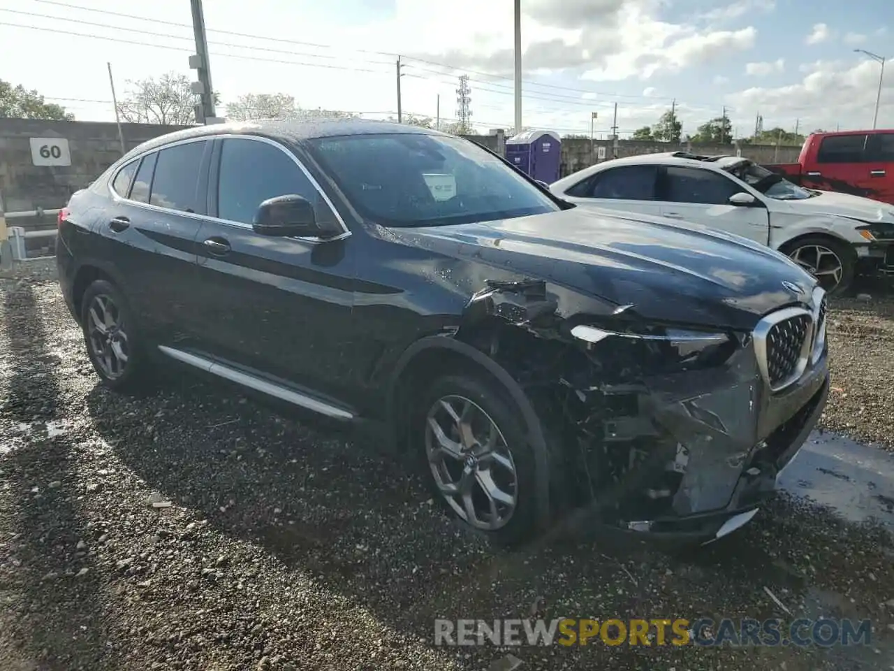 4 Photograph of a damaged car 5UX33DT00R9V06216 BMW X4 2024