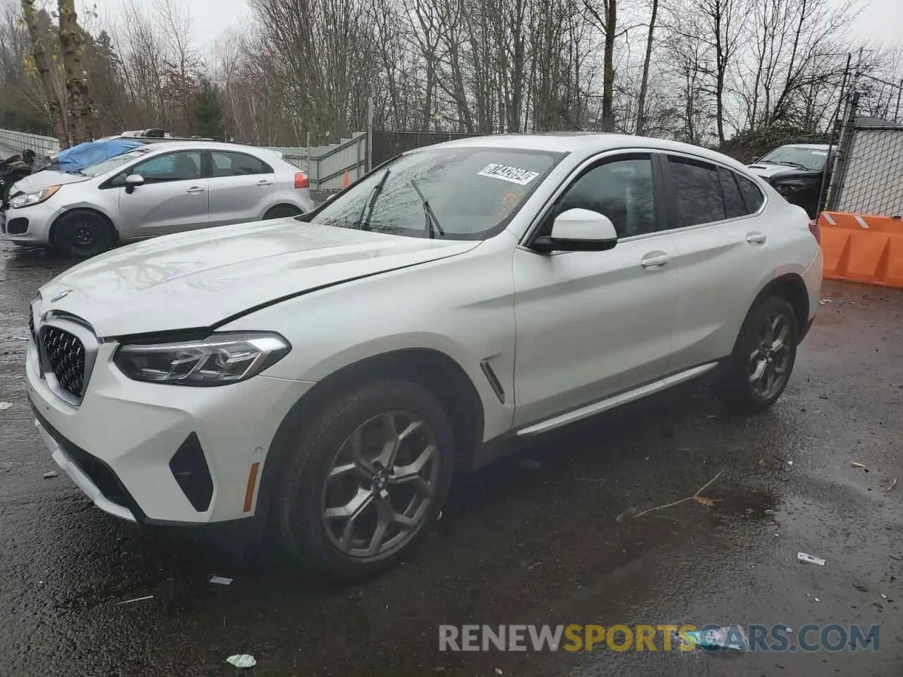 1 Photograph of a damaged car 5UX33DT01R9W61910 BMW X4 2024