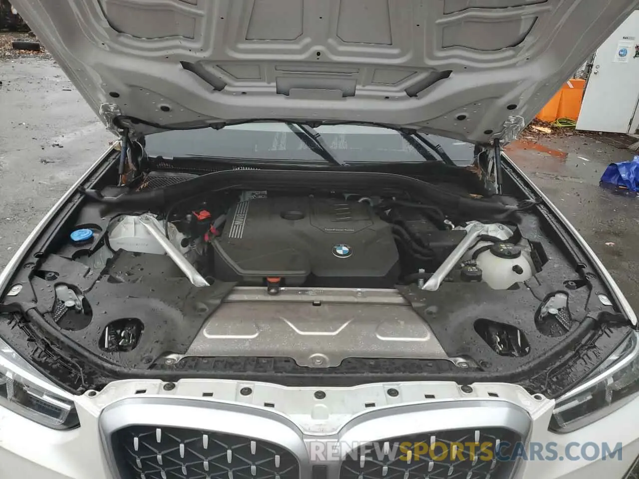 11 Photograph of a damaged car 5UX33DT01R9W61910 BMW X4 2024