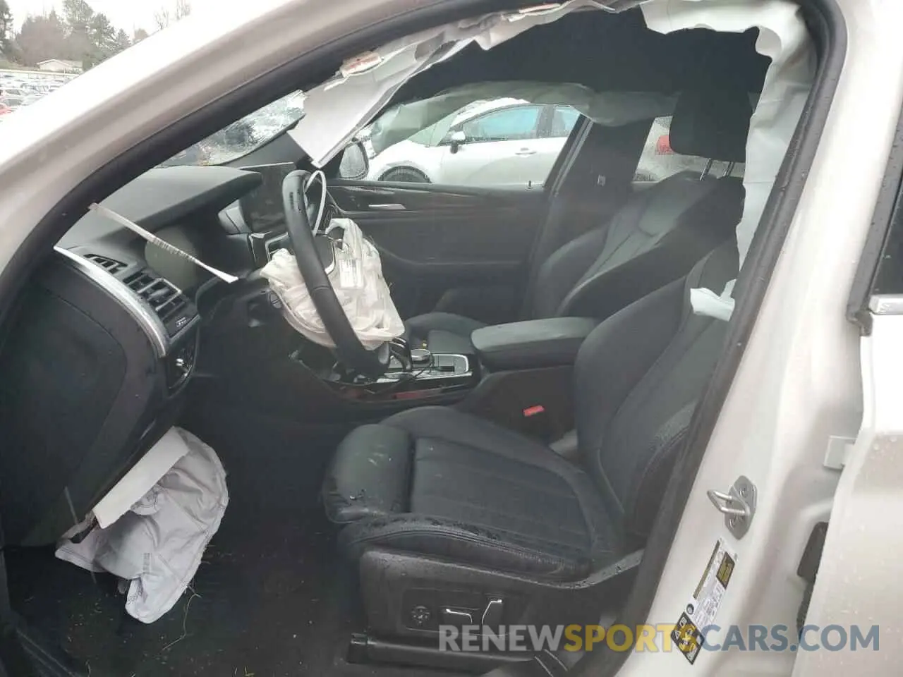 7 Photograph of a damaged car 5UX33DT01R9W61910 BMW X4 2024