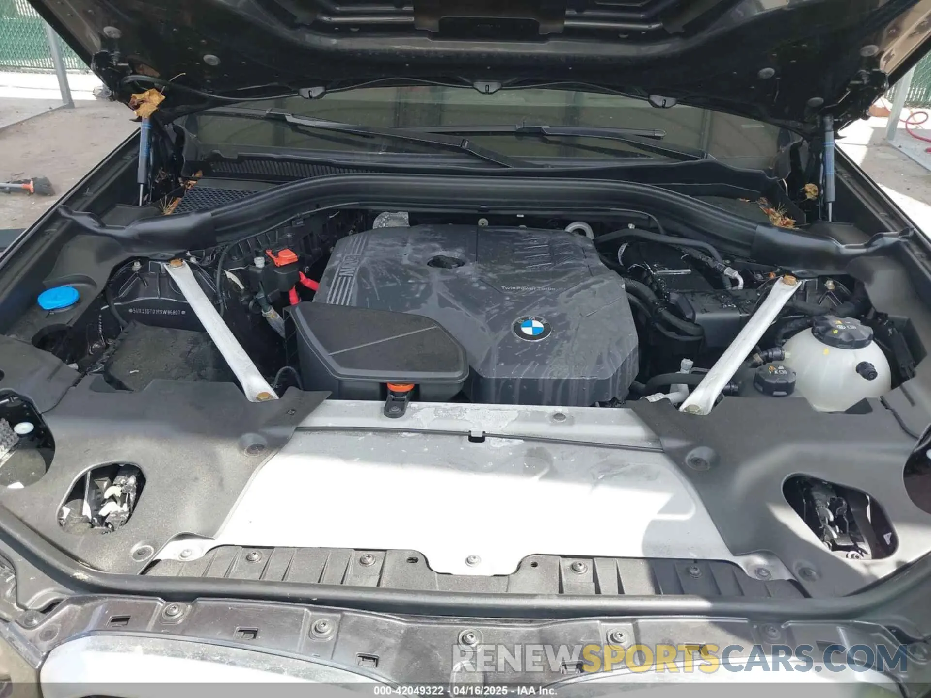 10 Photograph of a damaged car 5UX33DT01R9W86807 BMW X4 2024