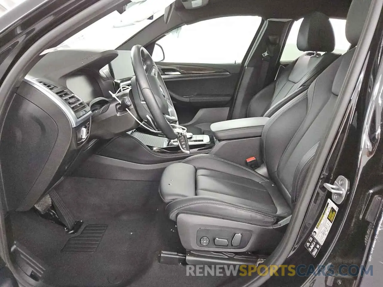 7 Photograph of a damaged car 5UX33DT02R9W62239 BMW X4 2024