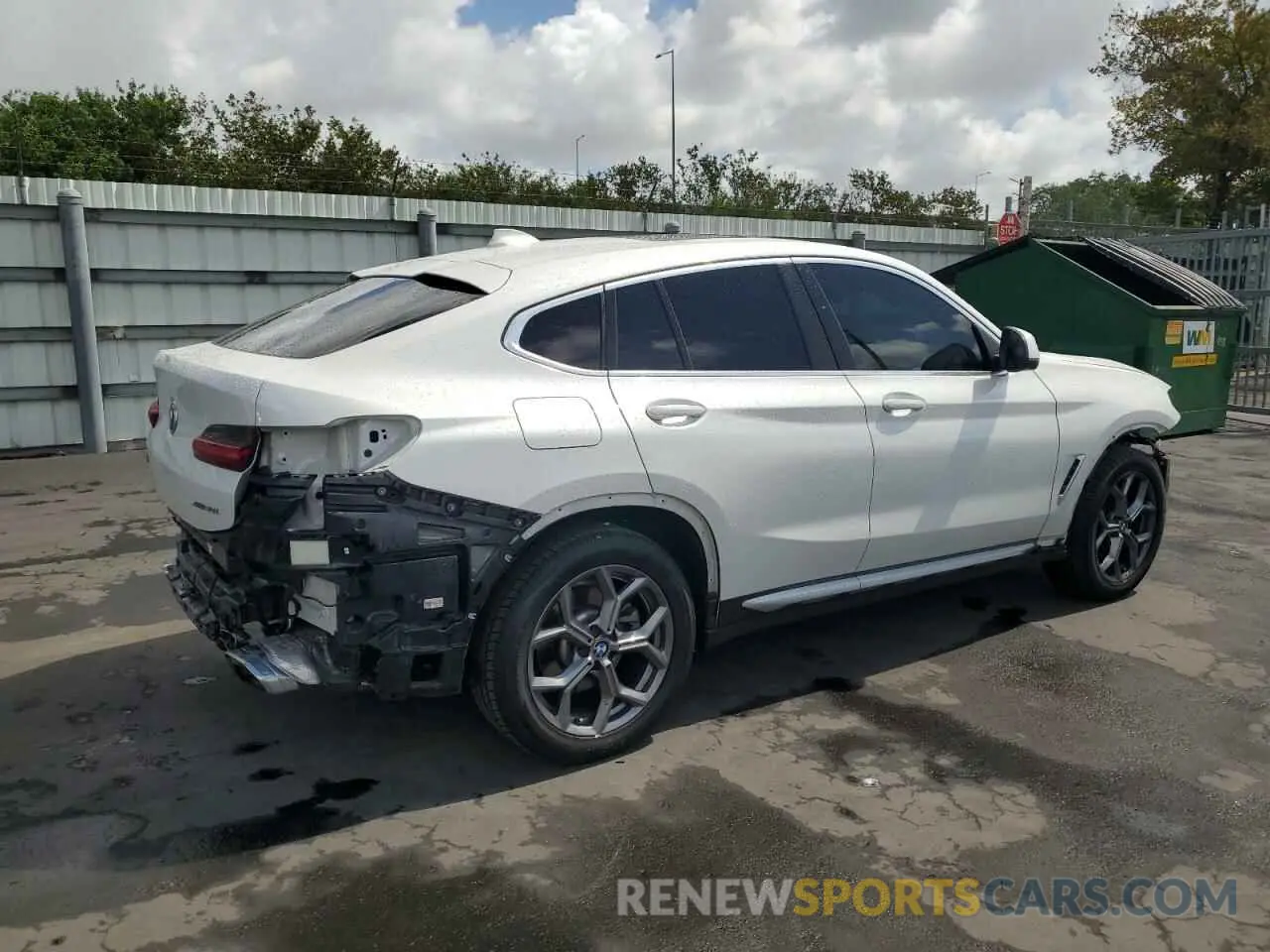3 Photograph of a damaged car 5UX33DT02R9W81728 BMW X4 2024