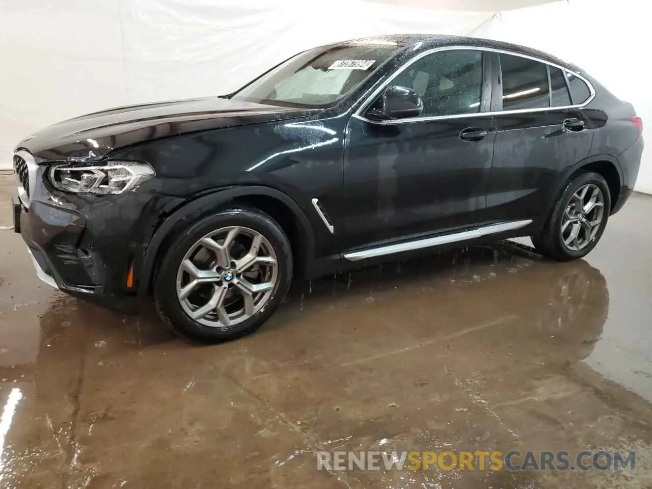 1 Photograph of a damaged car 5UX33DT02R9W97329 BMW X4 2024