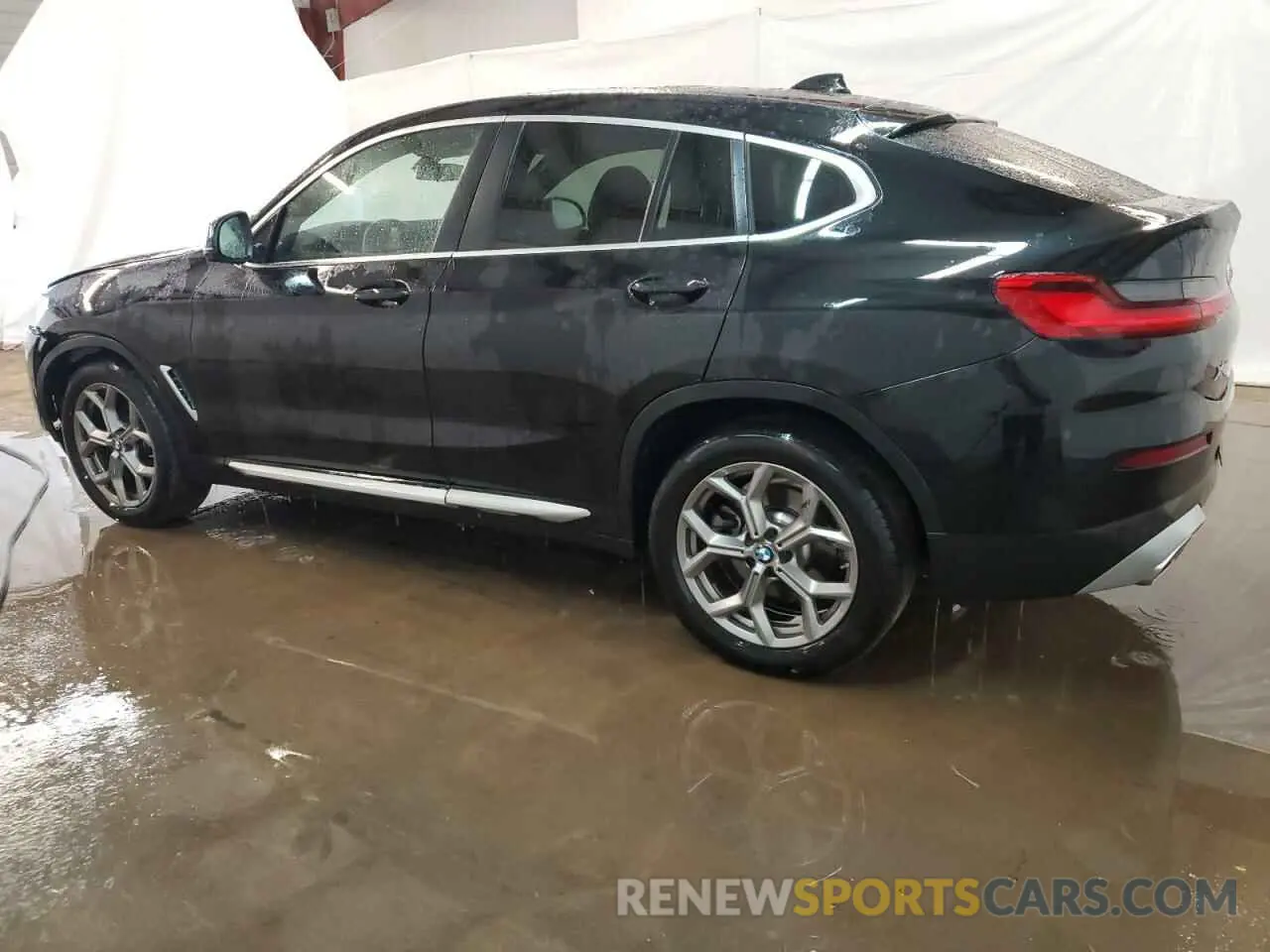 2 Photograph of a damaged car 5UX33DT02R9W97329 BMW X4 2024