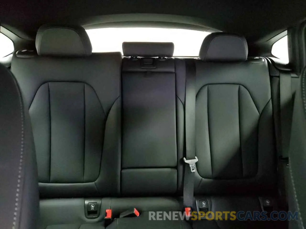 10 Photograph of a damaged car 5UX33DT03R9V50307 BMW X4 2024