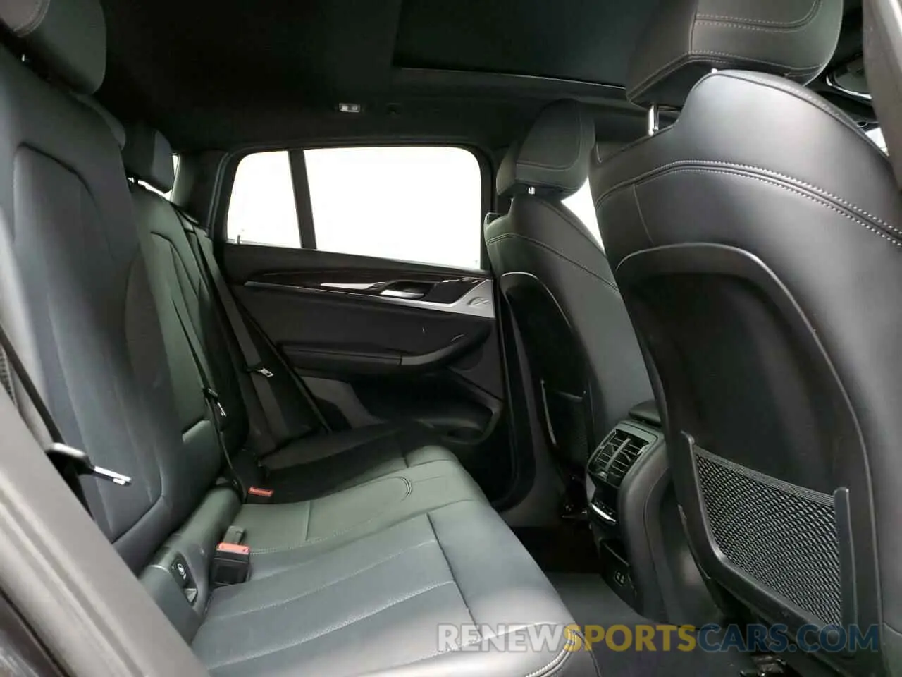 11 Photograph of a damaged car 5UX33DT03R9V50307 BMW X4 2024