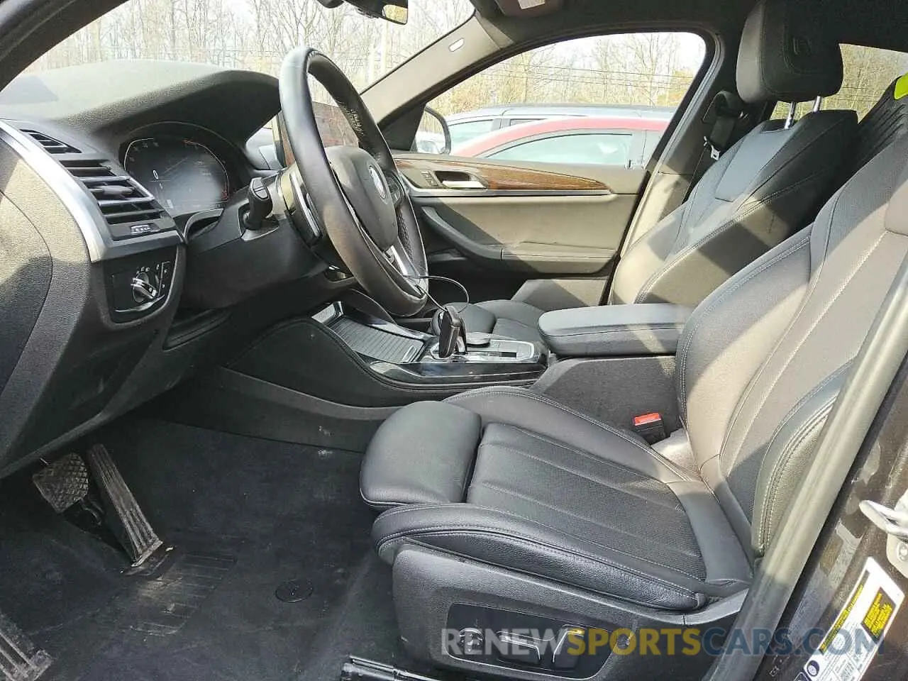 7 Photograph of a damaged car 5UX33DT03R9V50307 BMW X4 2024