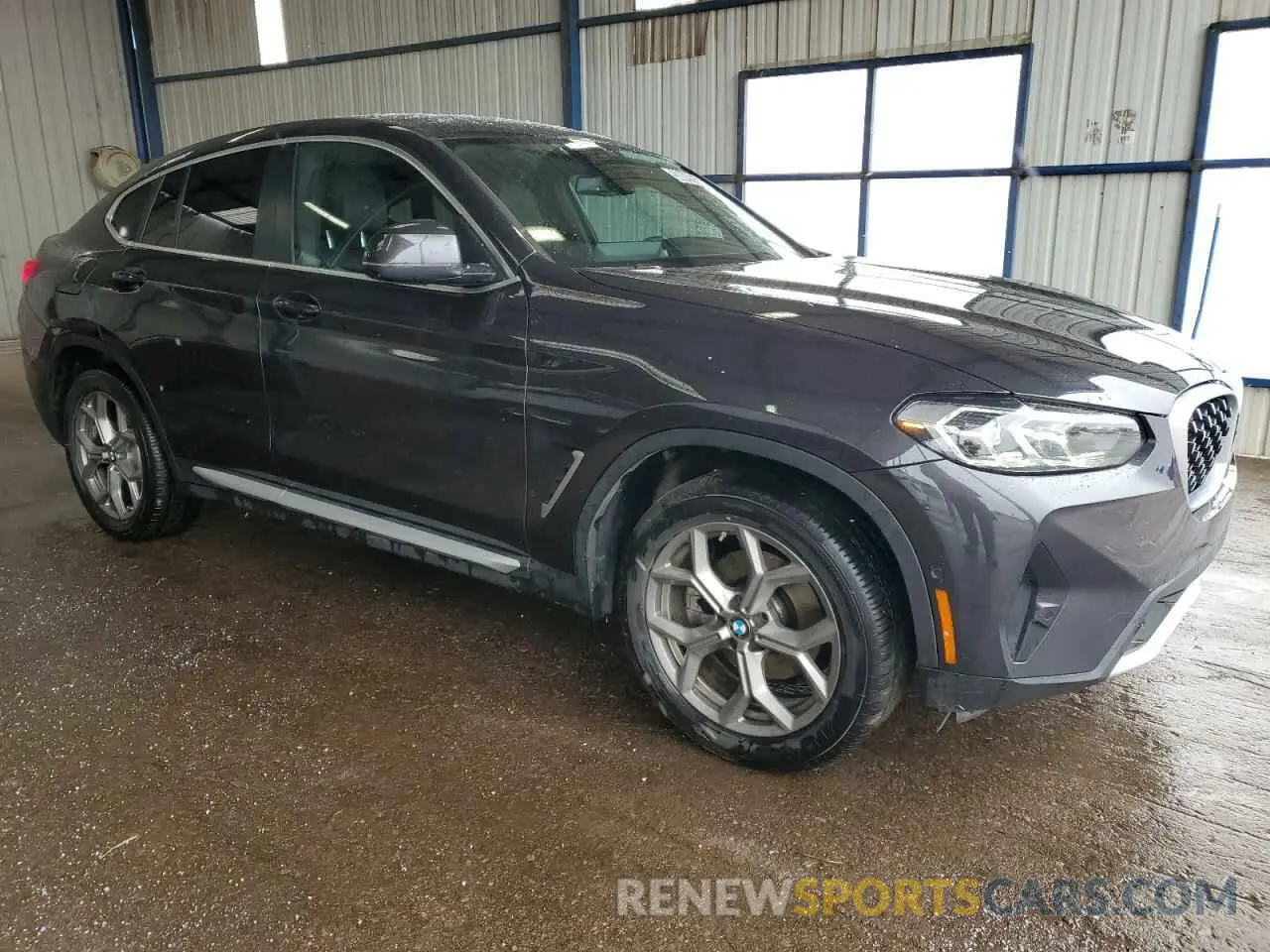 4 Photograph of a damaged car 5UX33DT04R9U84057 BMW X4 2024