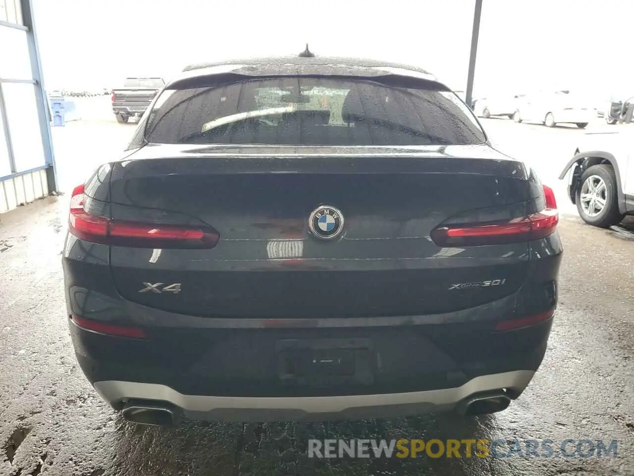 6 Photograph of a damaged car 5UX33DT04R9U84057 BMW X4 2024