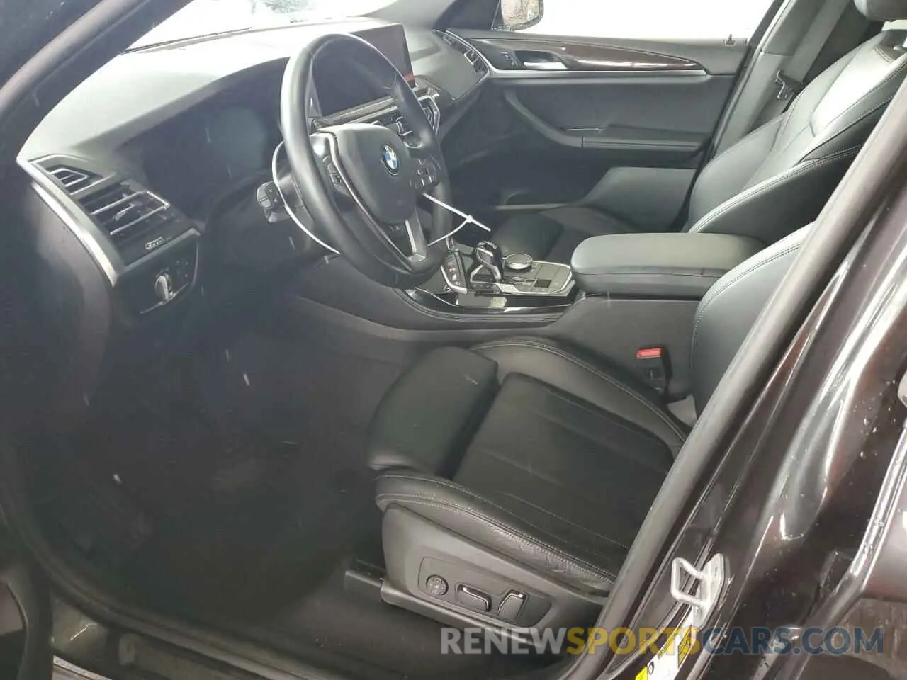 7 Photograph of a damaged car 5UX33DT04R9U84057 BMW X4 2024