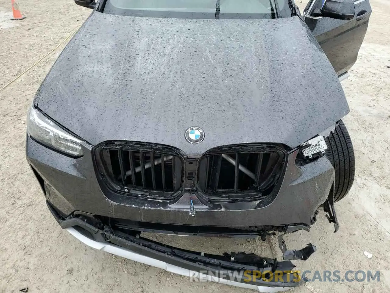 12 Photograph of a damaged car 5UX33DT04R9V04114 BMW X4 2024