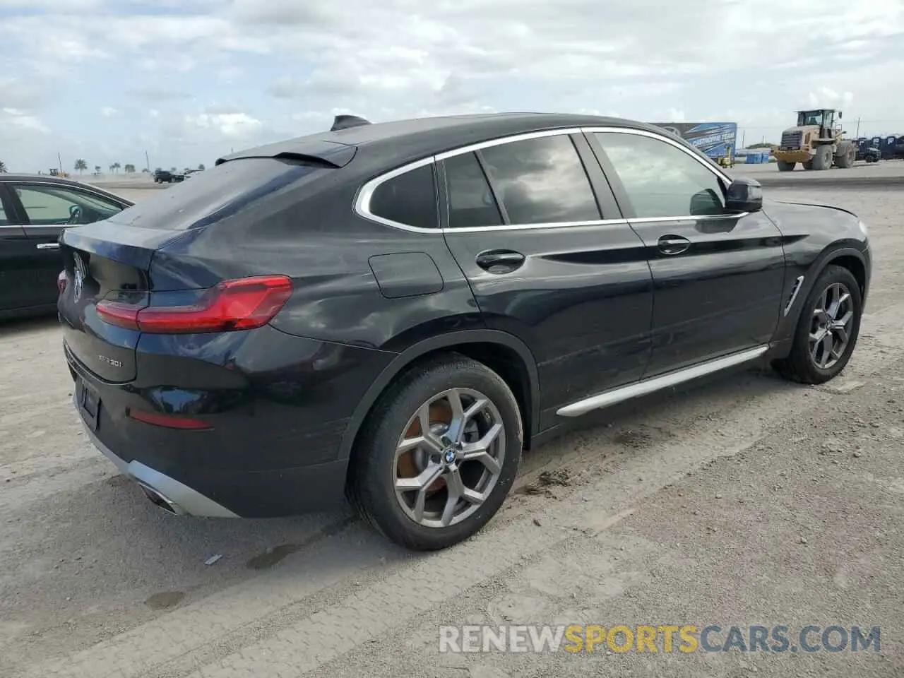 3 Photograph of a damaged car 5UX33DT04R9X18651 BMW X4 2024