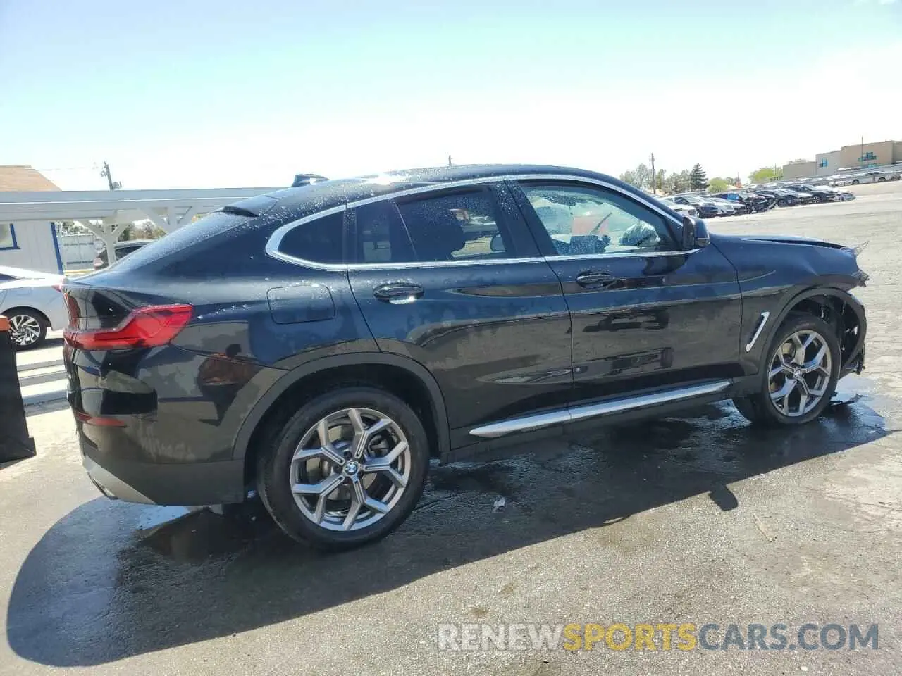 3 Photograph of a damaged car 5UX33DT05R9V80084 BMW X4 2024
