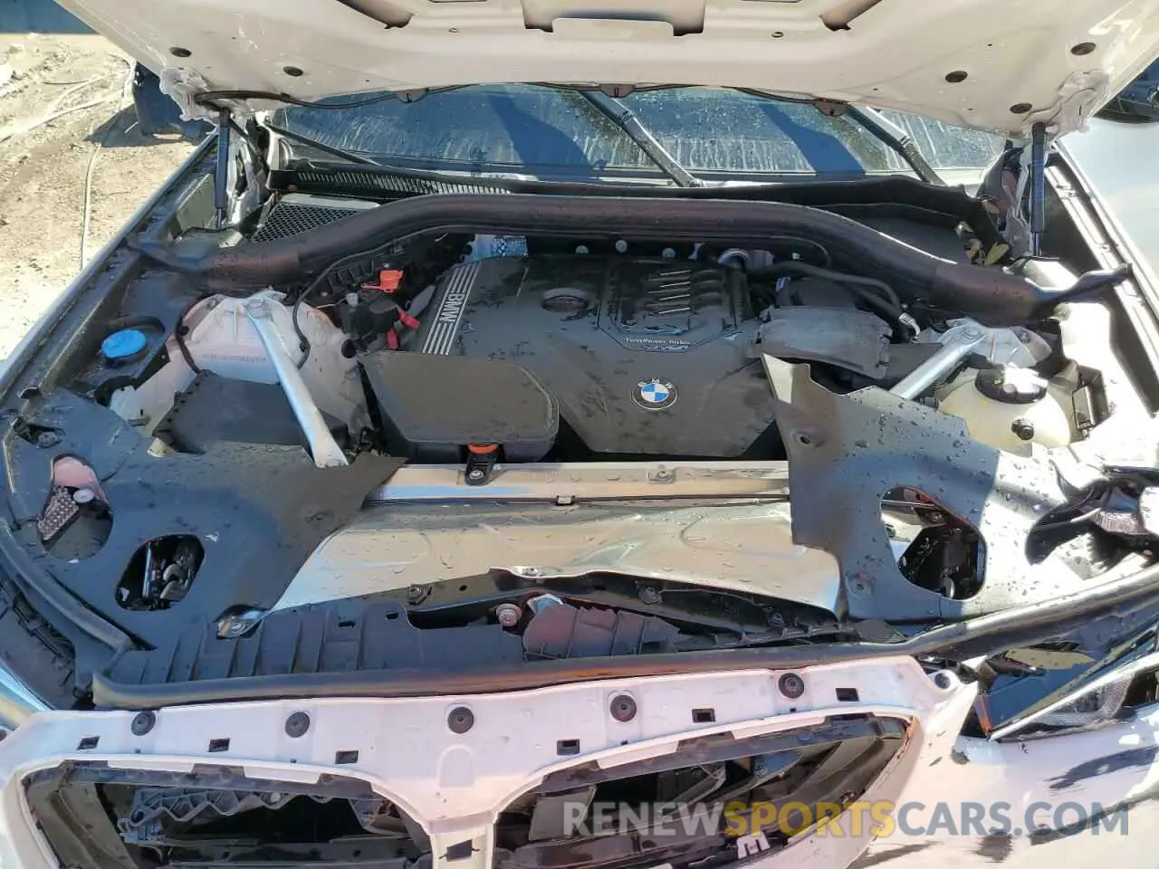12 Photograph of a damaged car 5UX33DT05R9W09499 BMW X4 2024