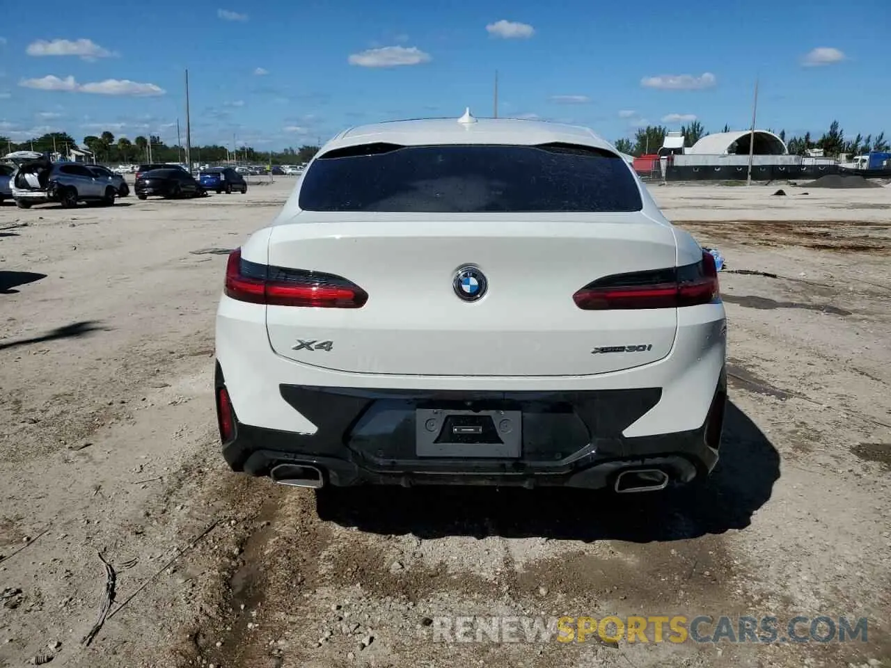 6 Photograph of a damaged car 5UX33DT05R9W09499 BMW X4 2024