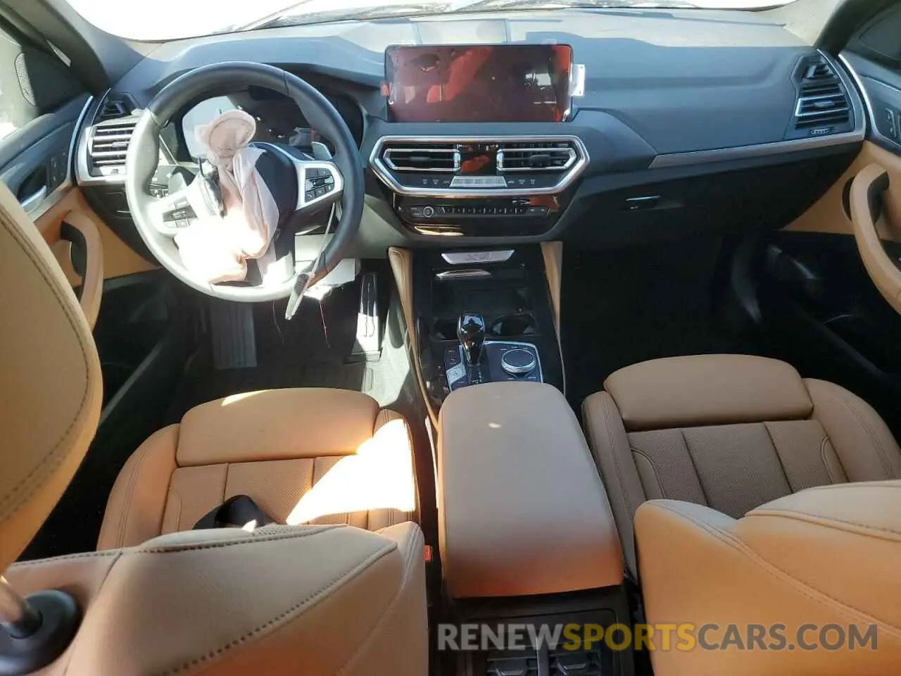 8 Photograph of a damaged car 5UX33DT05R9W09499 BMW X4 2024