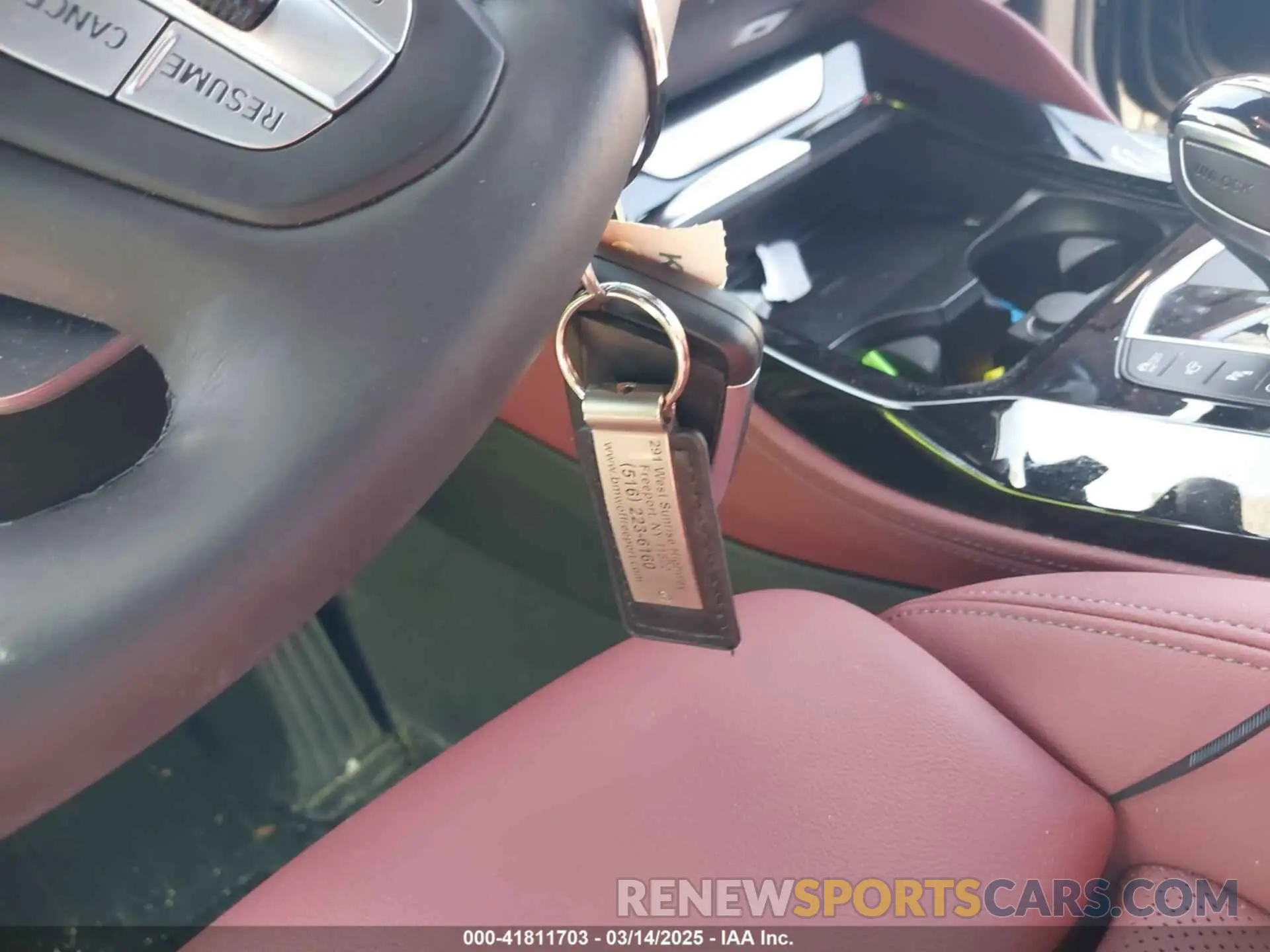 11 Photograph of a damaged car 5UX33DT05R9X55093 BMW X4 2024