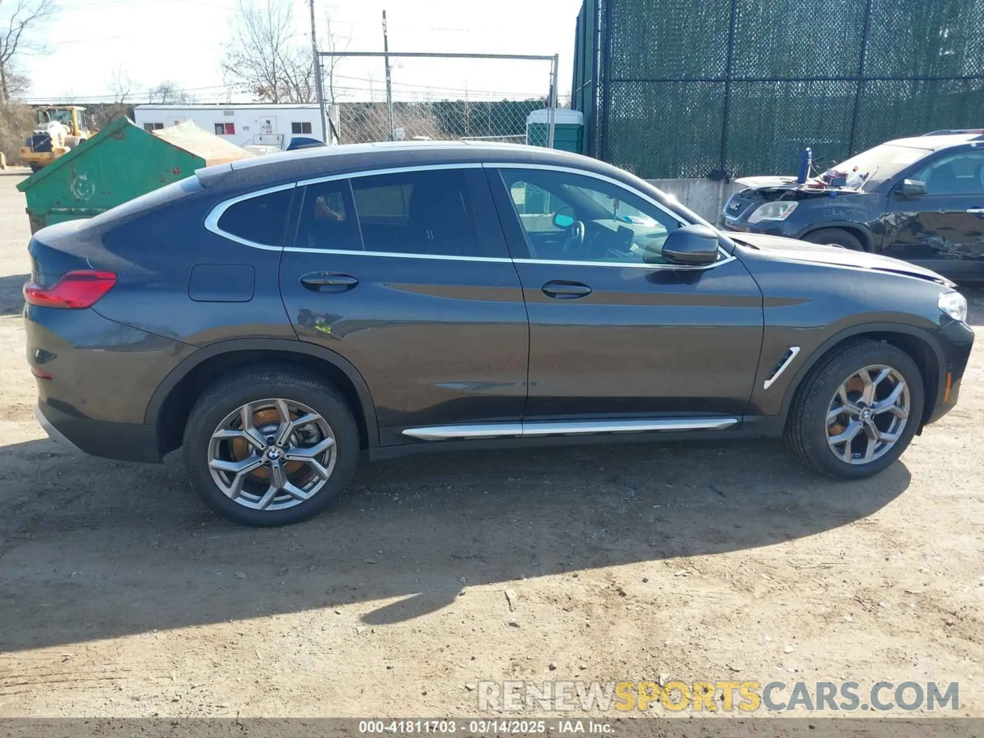 13 Photograph of a damaged car 5UX33DT05R9X55093 BMW X4 2024