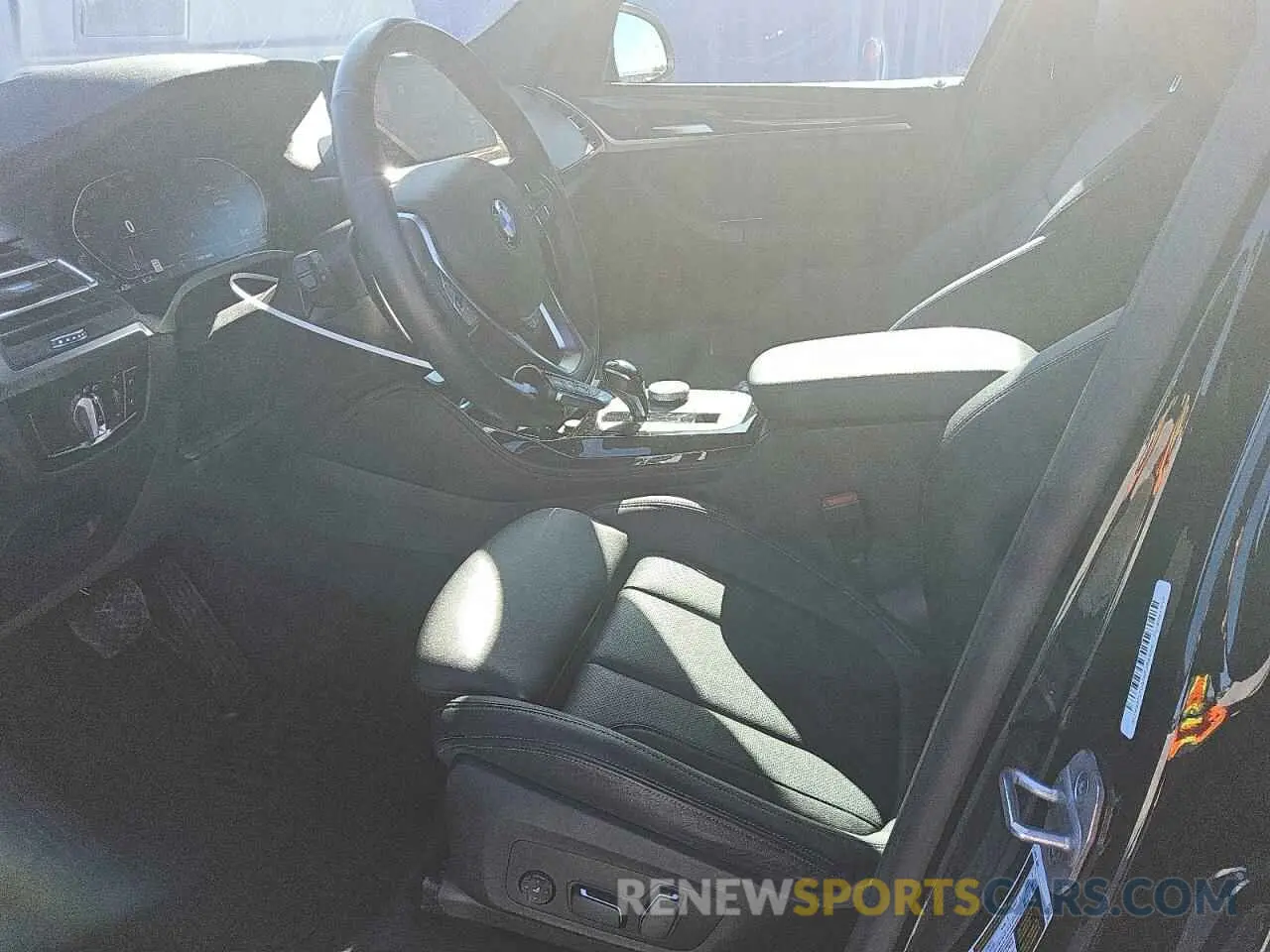 7 Photograph of a damaged car 5UX33DT06R9U88255 BMW X4 2024