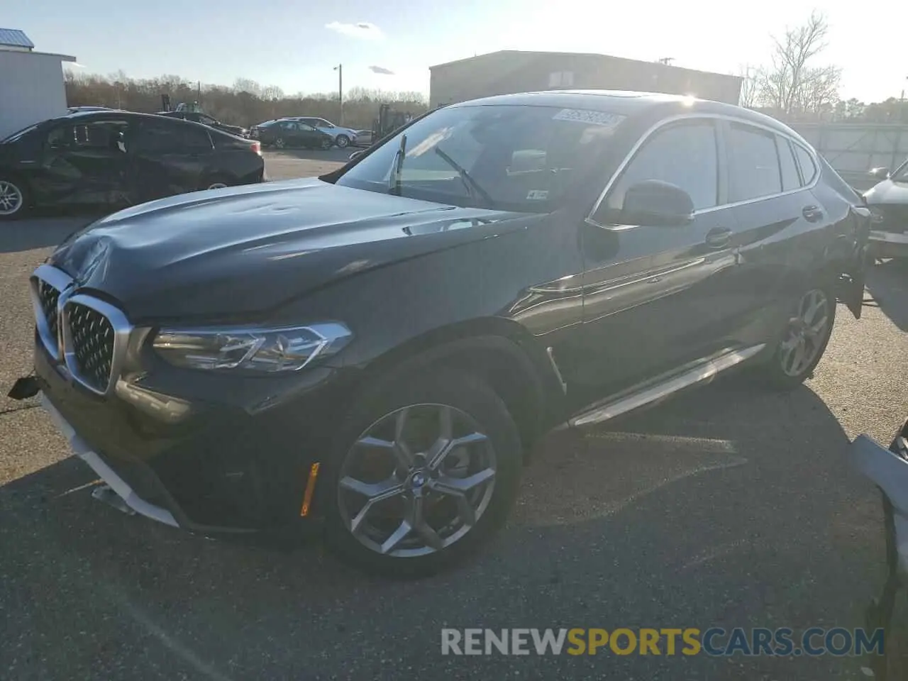 1 Photograph of a damaged car 5UX33DT06R9W18020 BMW X4 2024