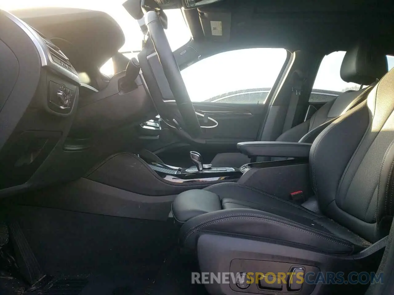 7 Photograph of a damaged car 5UX33DT06R9W18020 BMW X4 2024