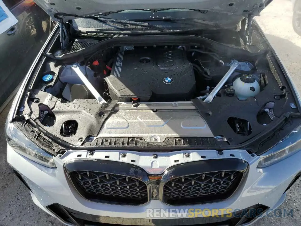 12 Photograph of a damaged car 5UX33DT07R9W86844 BMW X4 2024