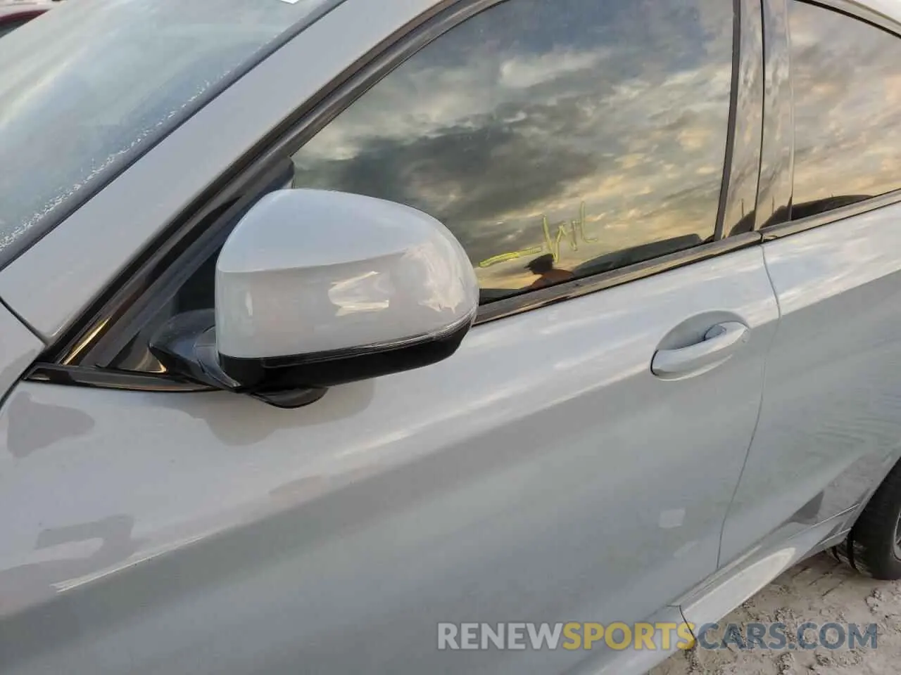 13 Photograph of a damaged car 5UX33DT07R9W86844 BMW X4 2024