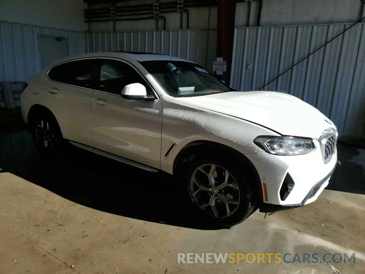4 Photograph of a damaged car 5UX33DT07R9X38845 BMW X4 2024