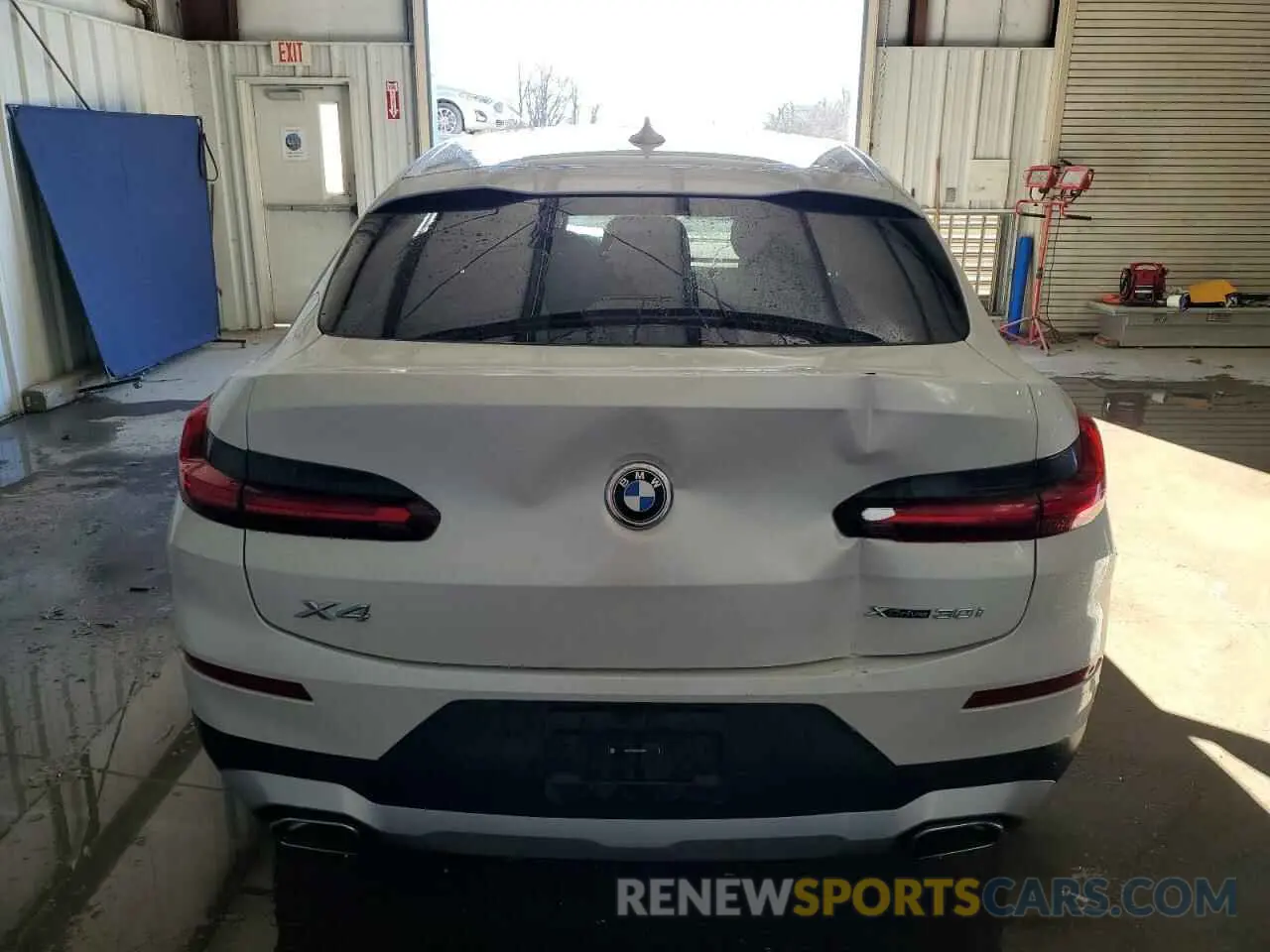 6 Photograph of a damaged car 5UX33DT07R9X38845 BMW X4 2024