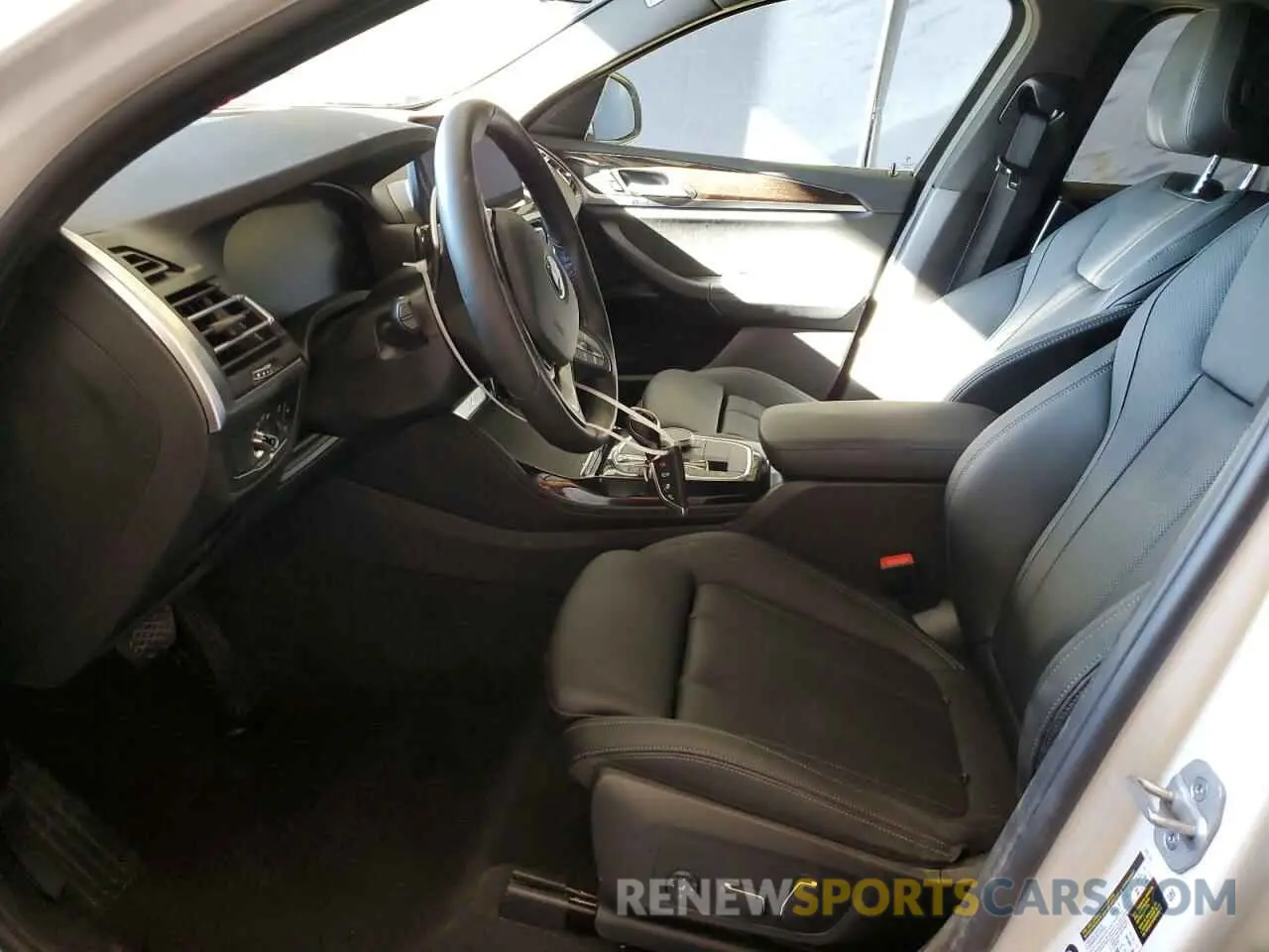 7 Photograph of a damaged car 5UX33DT07R9X38845 BMW X4 2024
